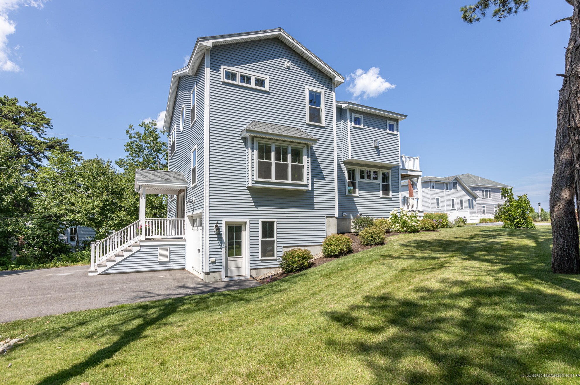 423 Seaside Ave, Saco ME 04072-2348 exterior