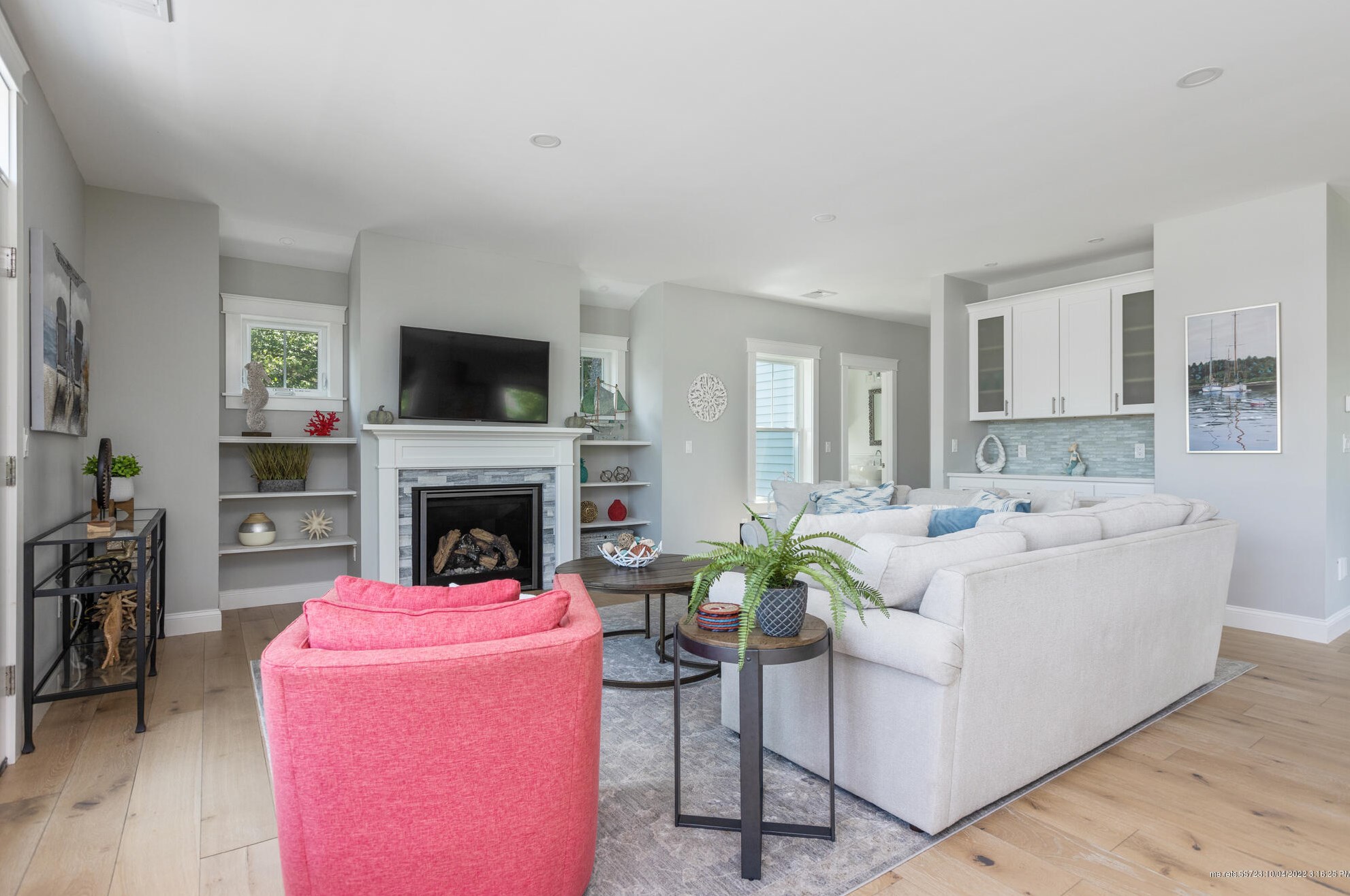 423 Seaside Ave, Saco ME 04072-2348 exterior