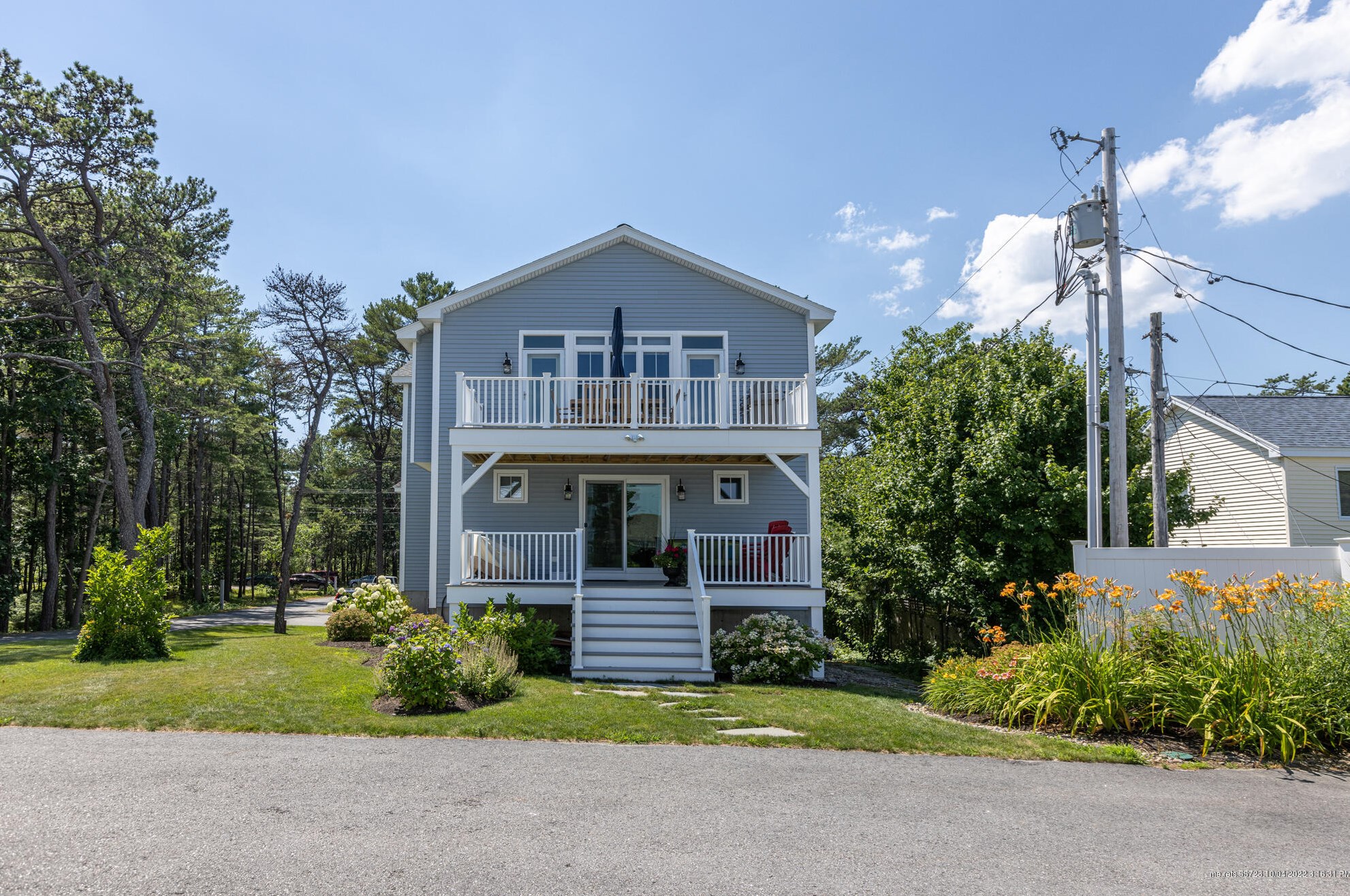 423 Seaside Ave, Saco ME 04072-2348 exterior