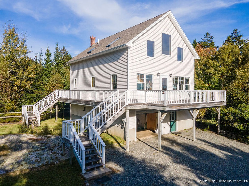 91 Whitman Rd, Stonington, ME 04681-3323