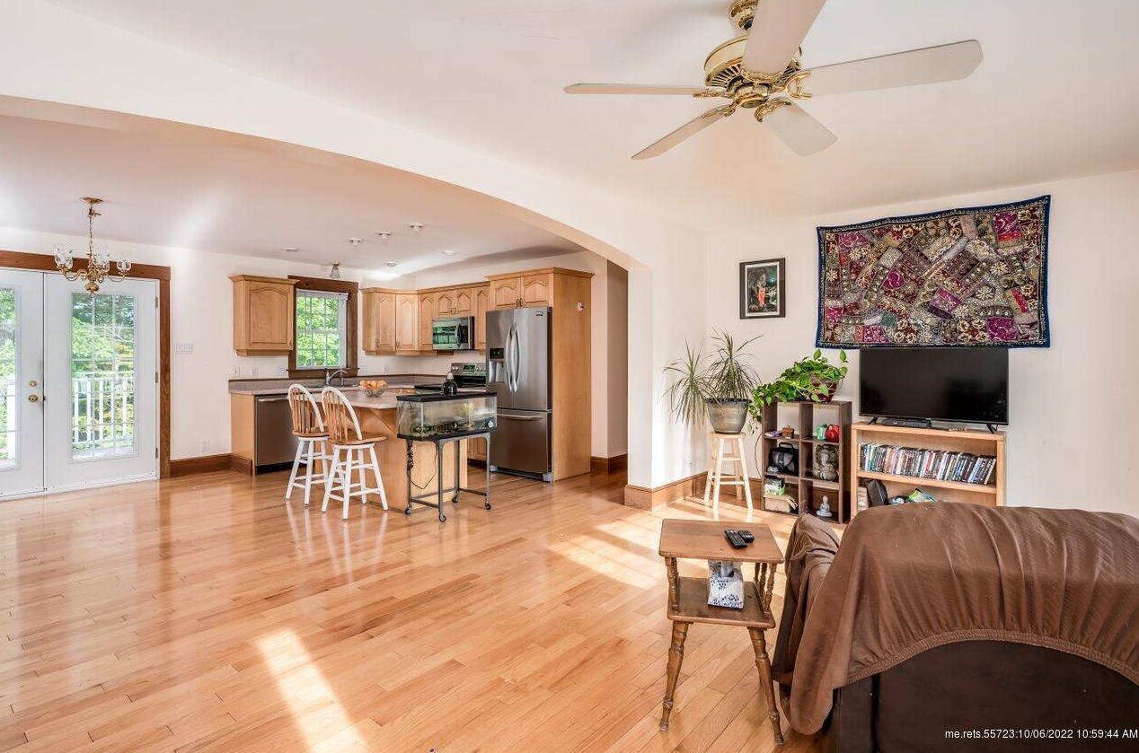 52 Oak St, South Berwick, ME 03908