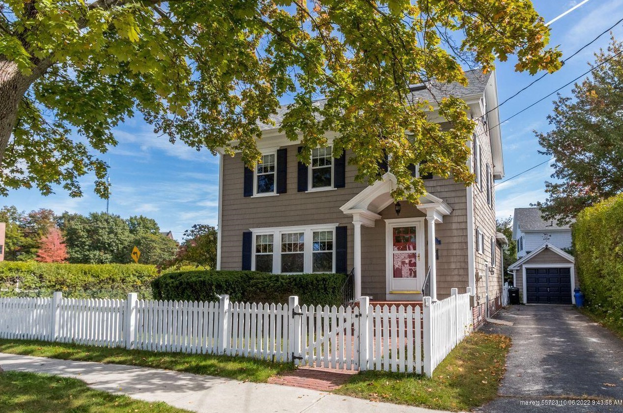 37 Caldwell St, Portland, ME 04103-2403