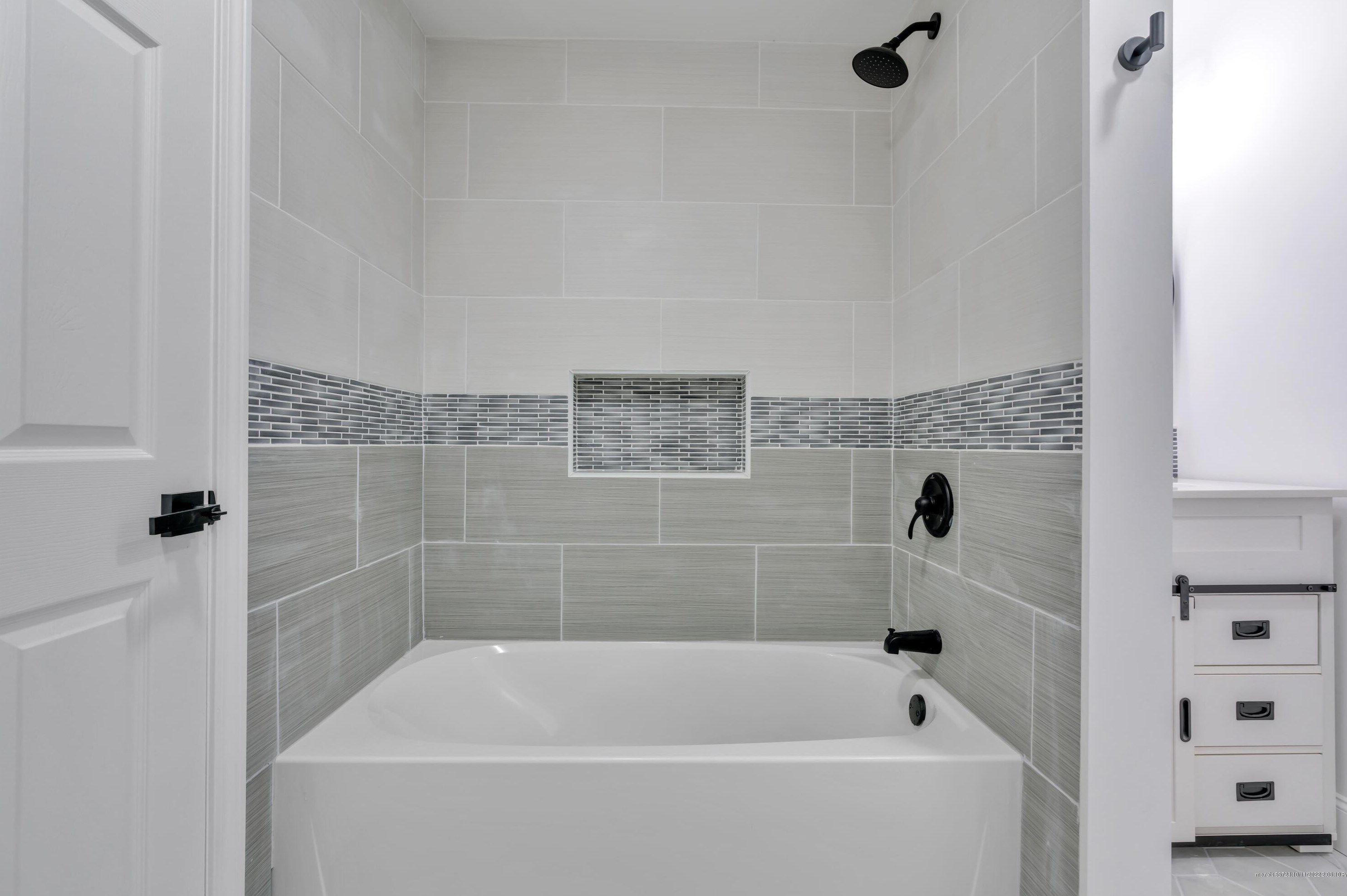 18 Upland Rd, Windham ME  04062-5228 exterior