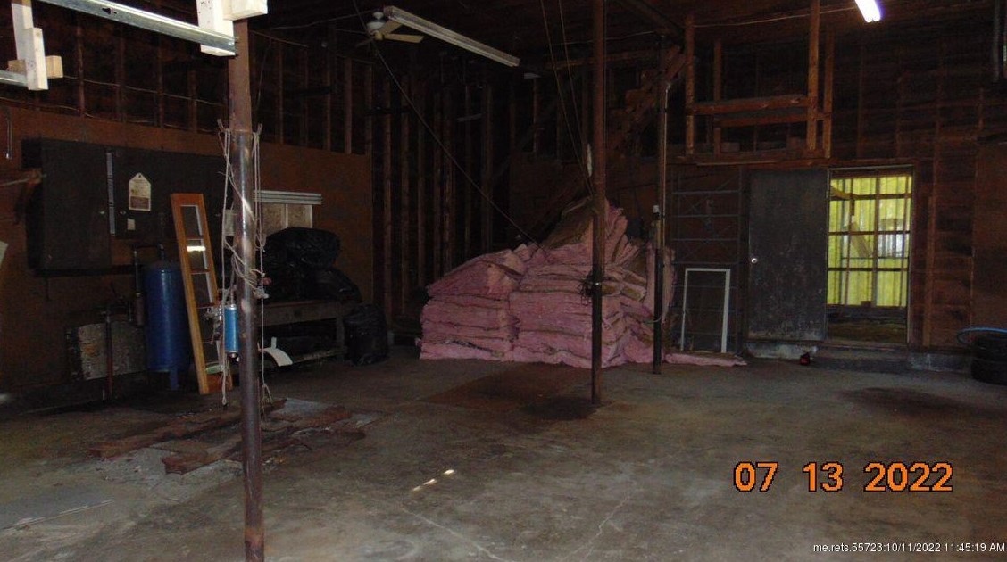 32 Western Ave, East Millinocket ME  04430-1040 exterior