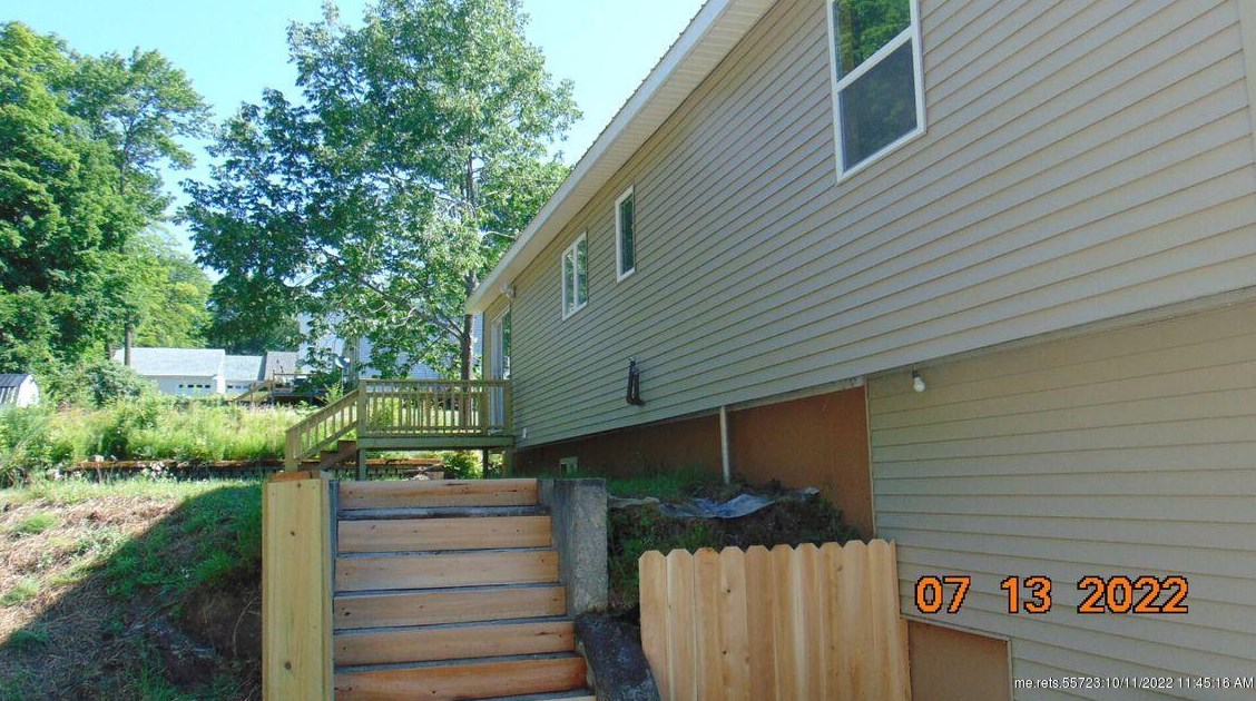 32 Western Ave, East Millinocket ME  04430-1040 exterior