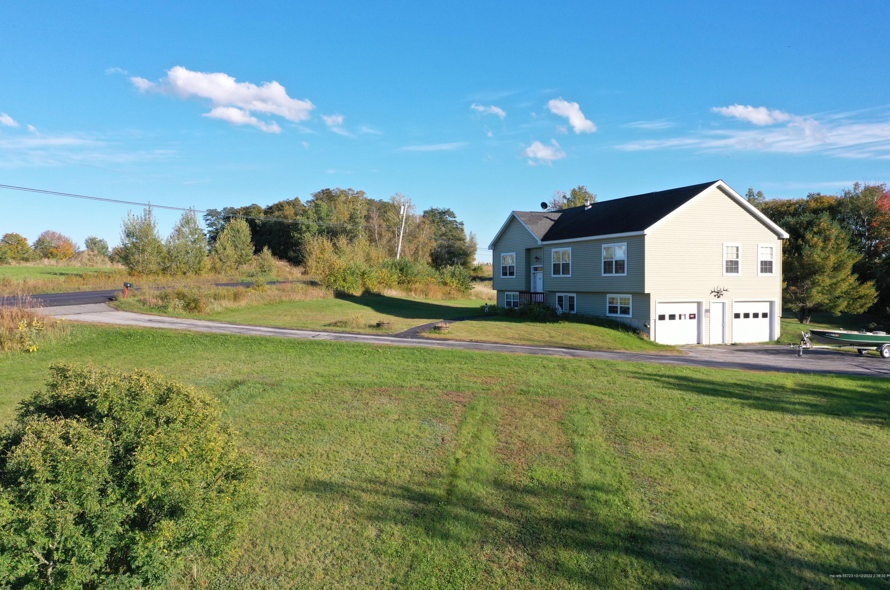 471 Black Rd, Corinth, ME 04427