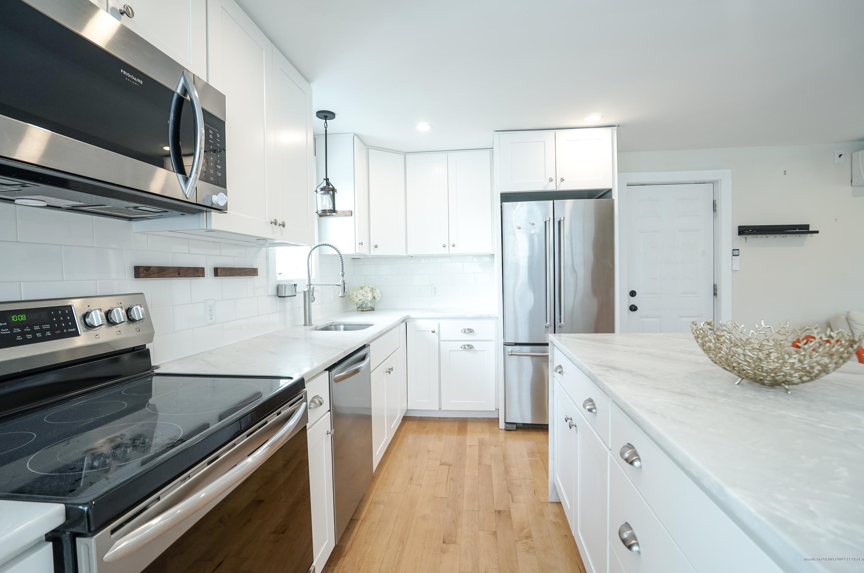 86 Thompson St, Portland ME  04106-3021 exterior