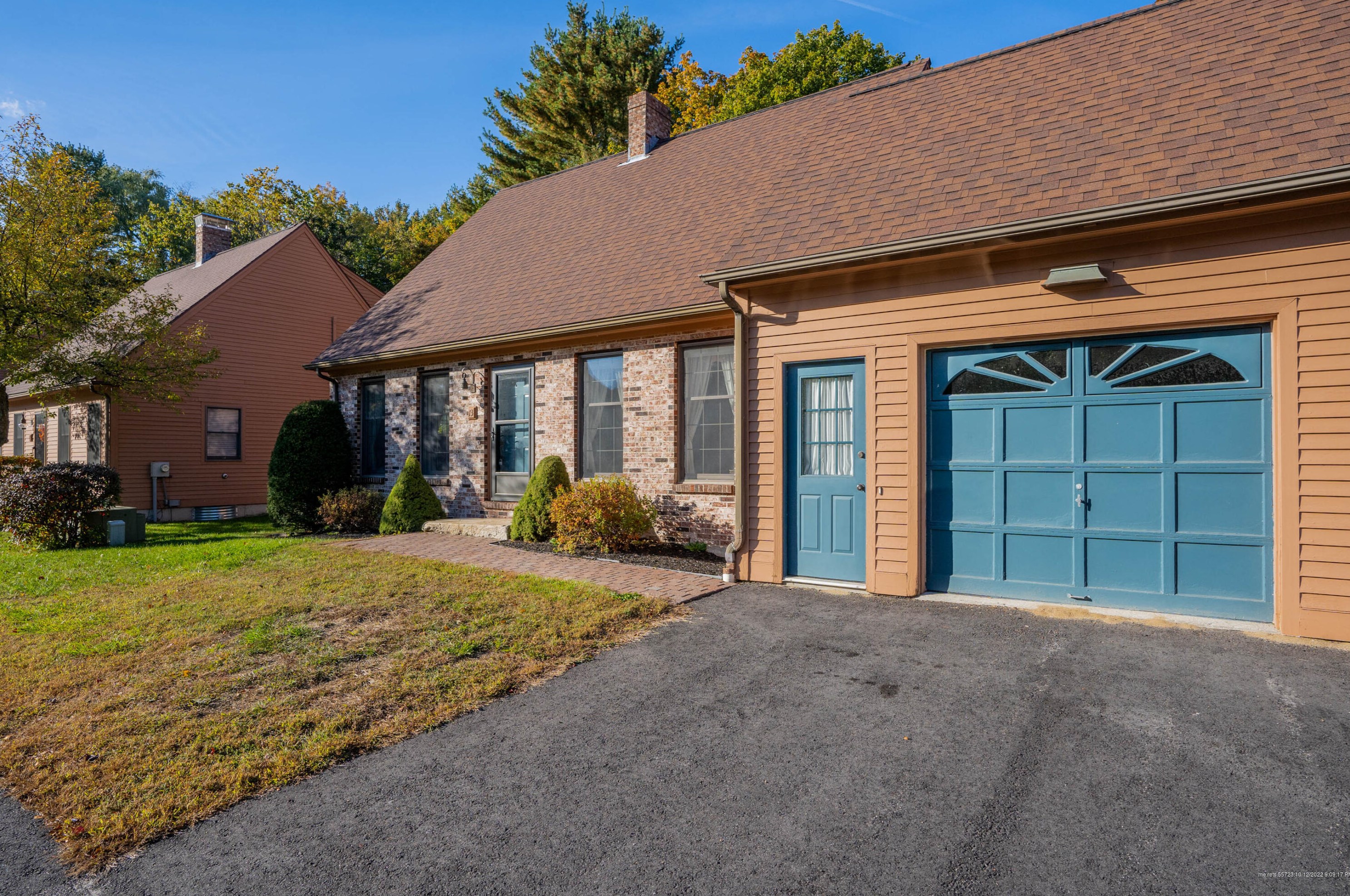 13 Coachlight Ln, Portland, ME 04102-2257