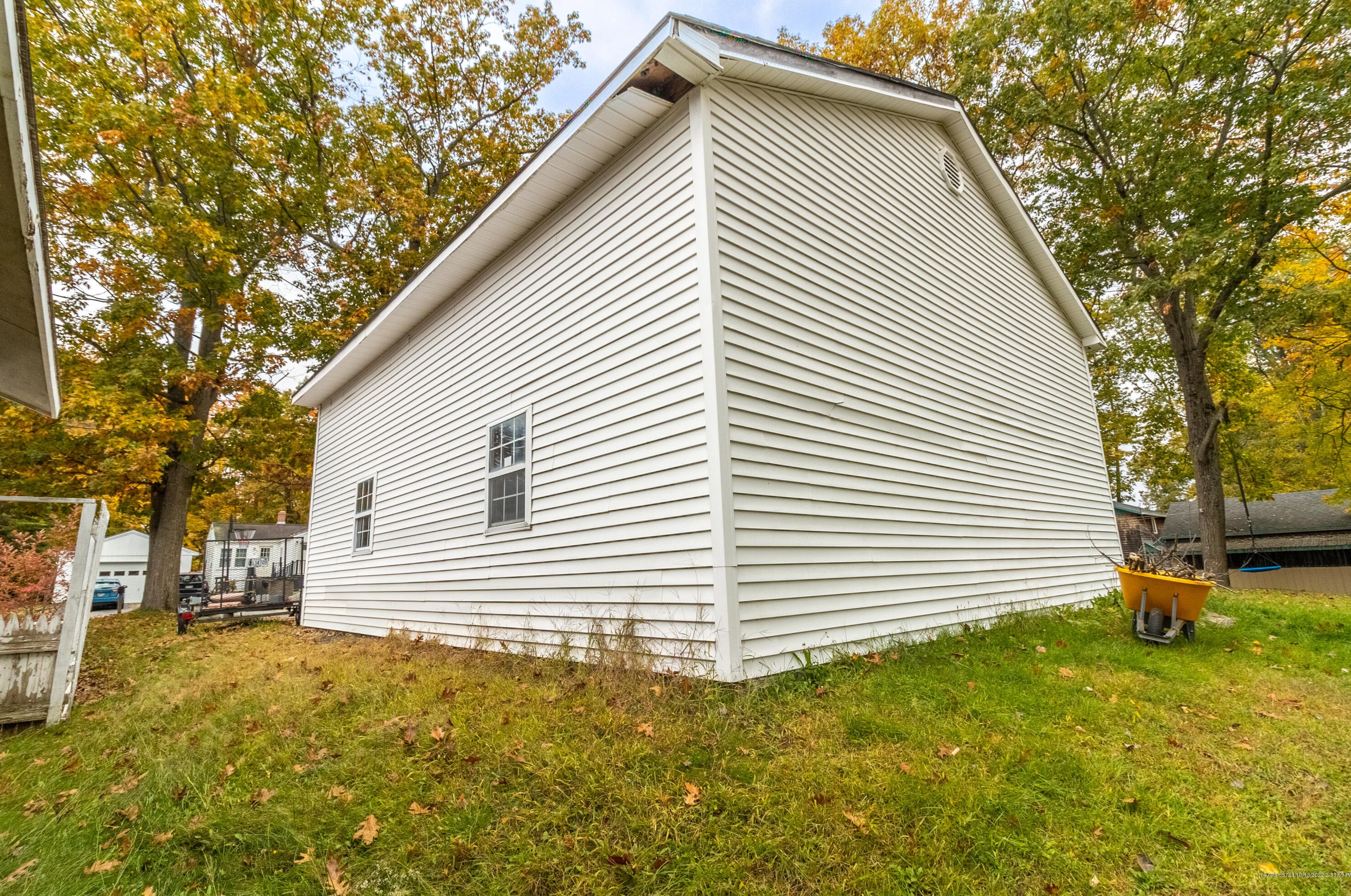 33 Maple Pt, Auburn ME  04210-3641 exterior