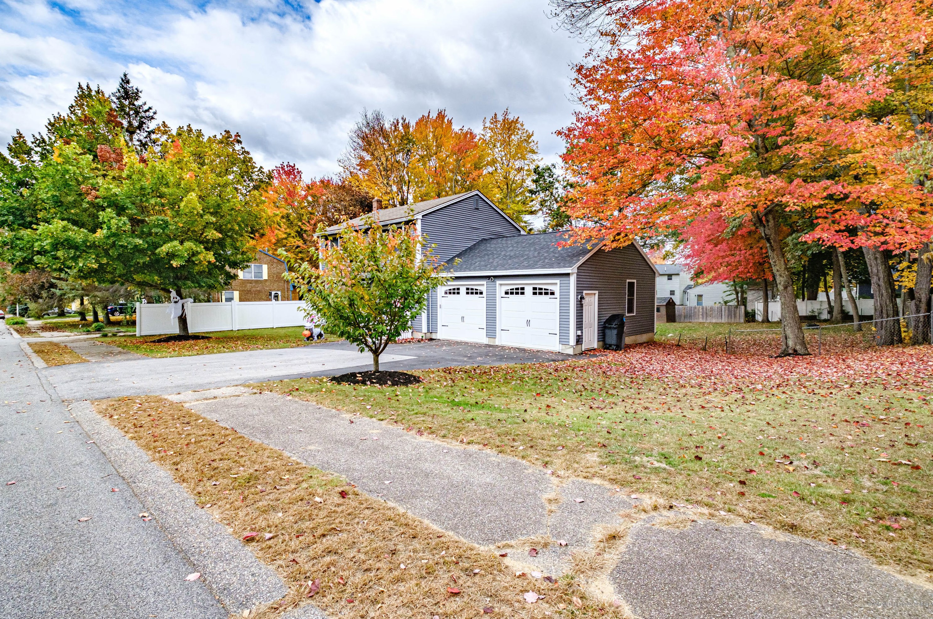 42 Springtree Ln, South Berwick, ME 03908 exterior