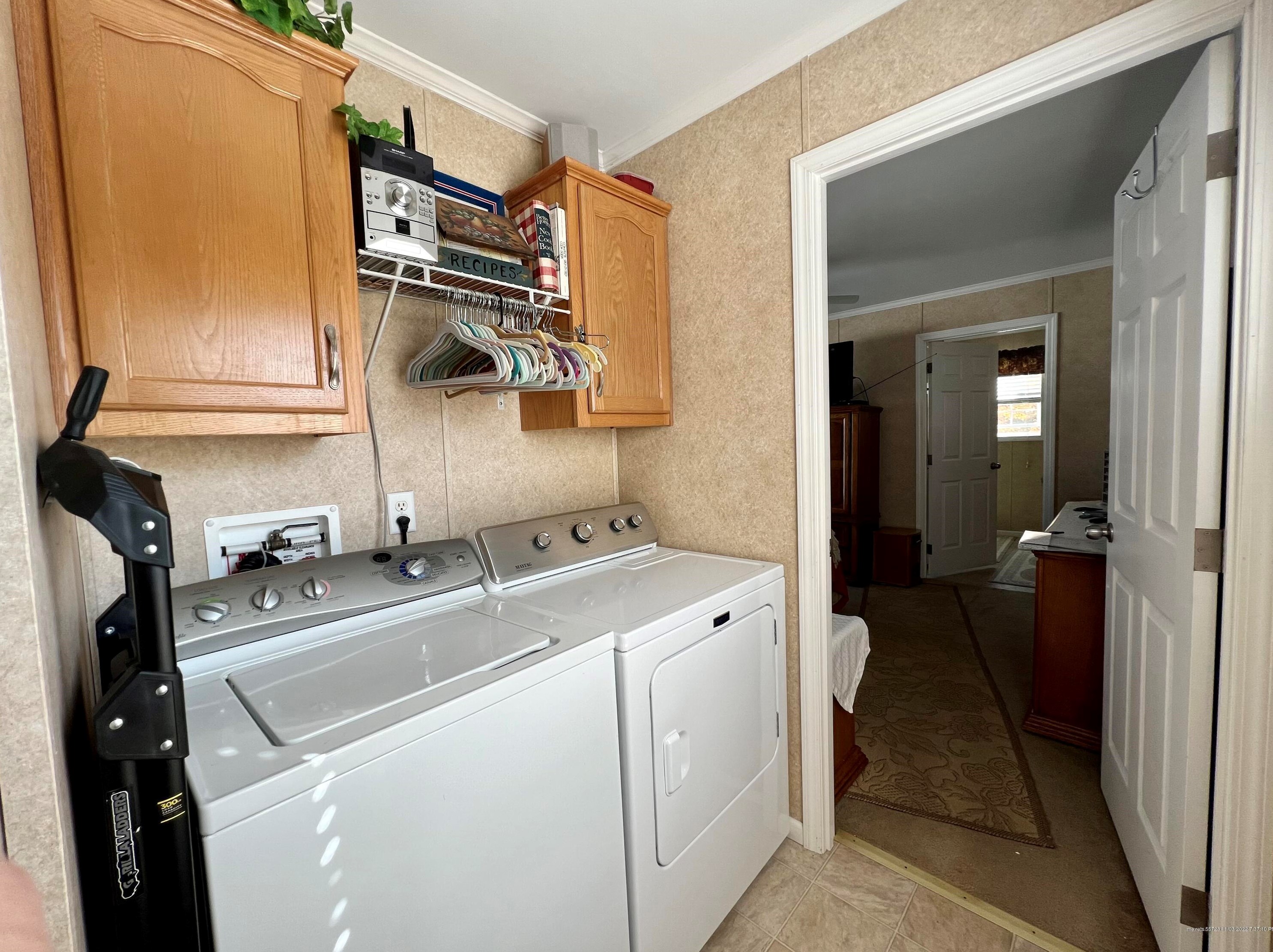 4 Ledge Cir, Bangor ME  04401-2597 exterior