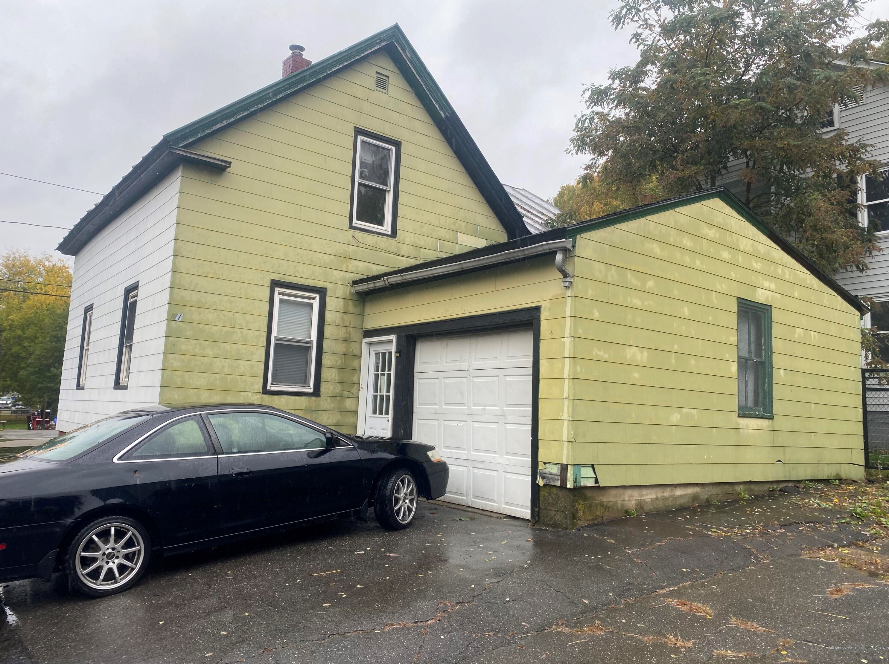 1 King Ct, Waterville, ME 04901-6398