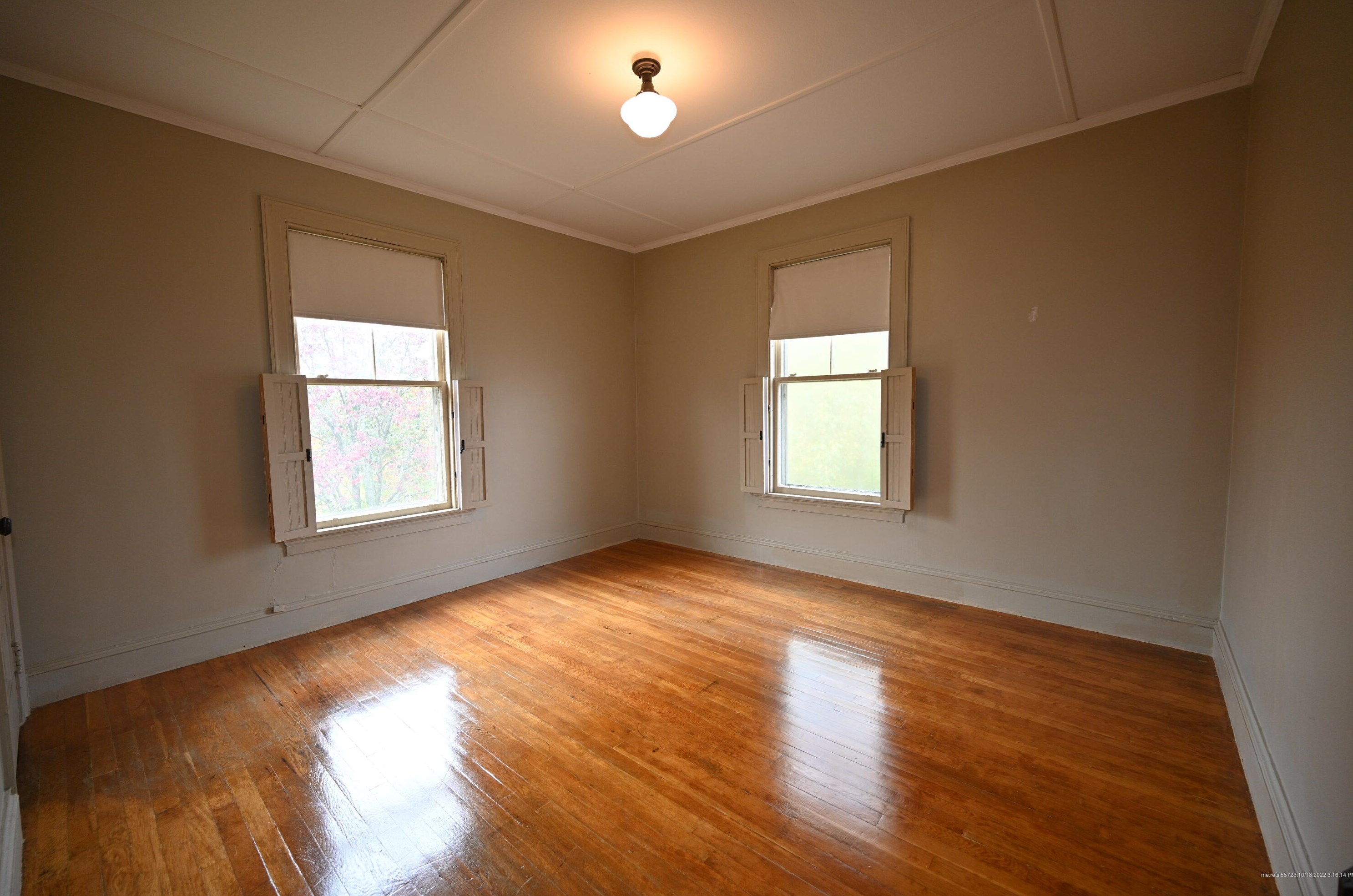 389 Lincoln St, Portland ME 04106-3527 exterior