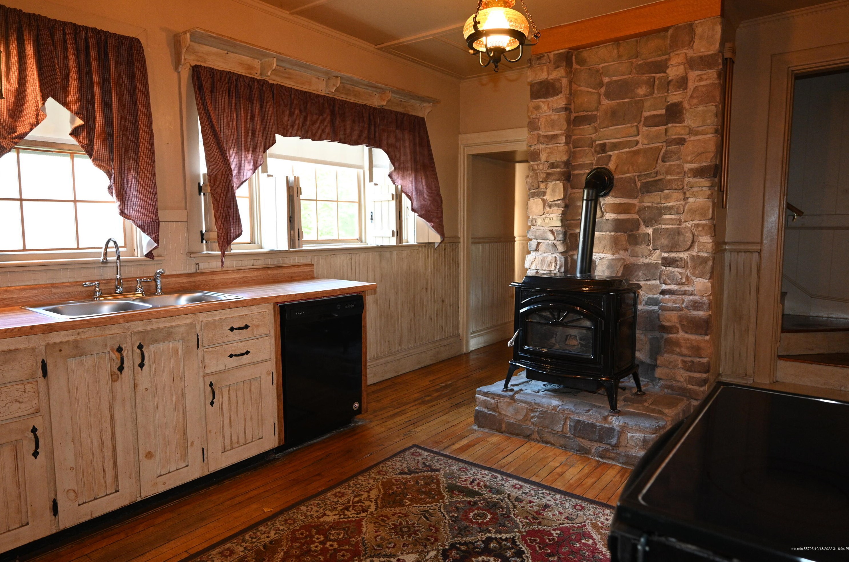 389 Lincoln St, Portland ME 04106-3527 exterior