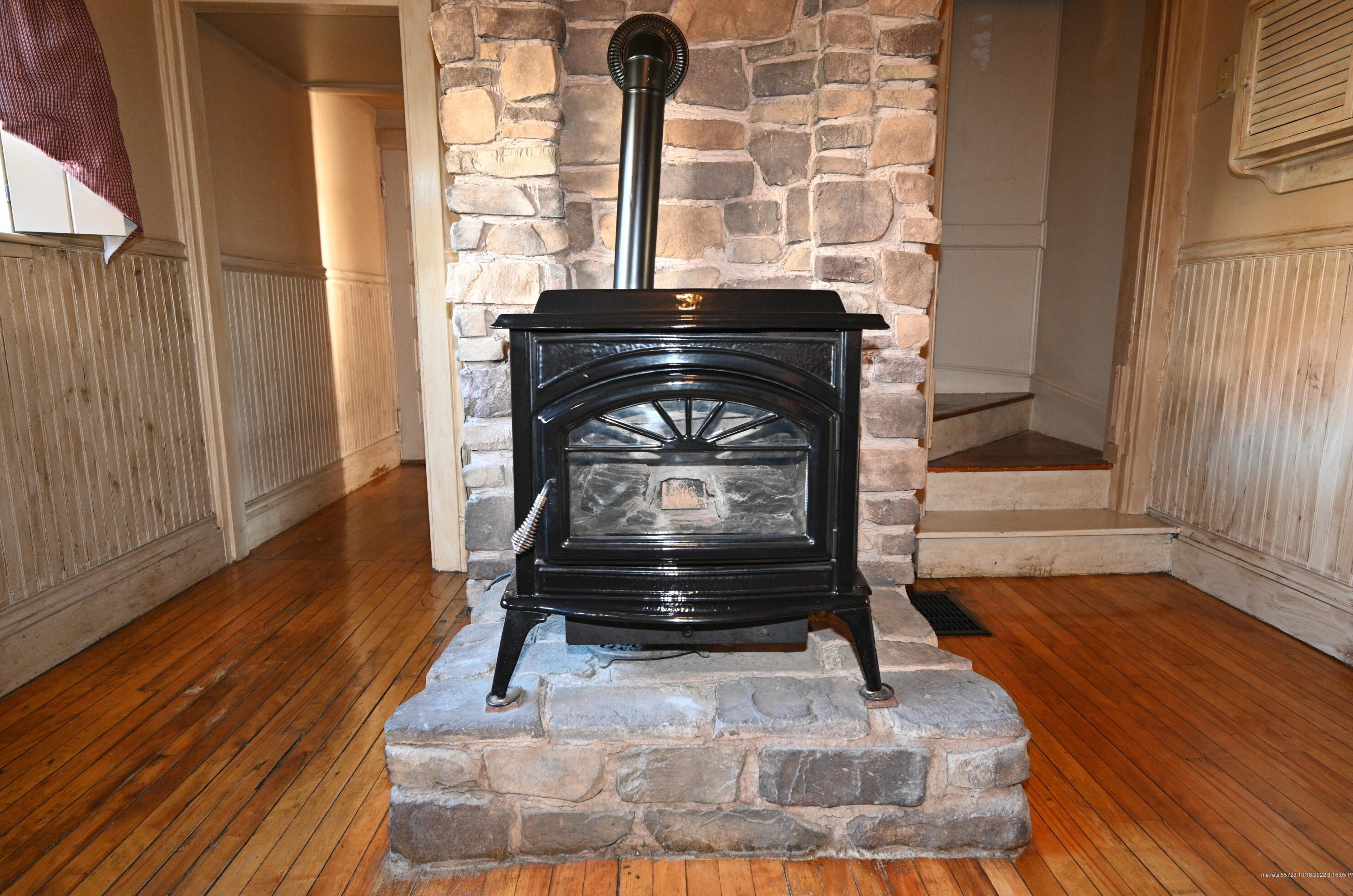 389 Lincoln St, Portland ME 04106-3527 exterior