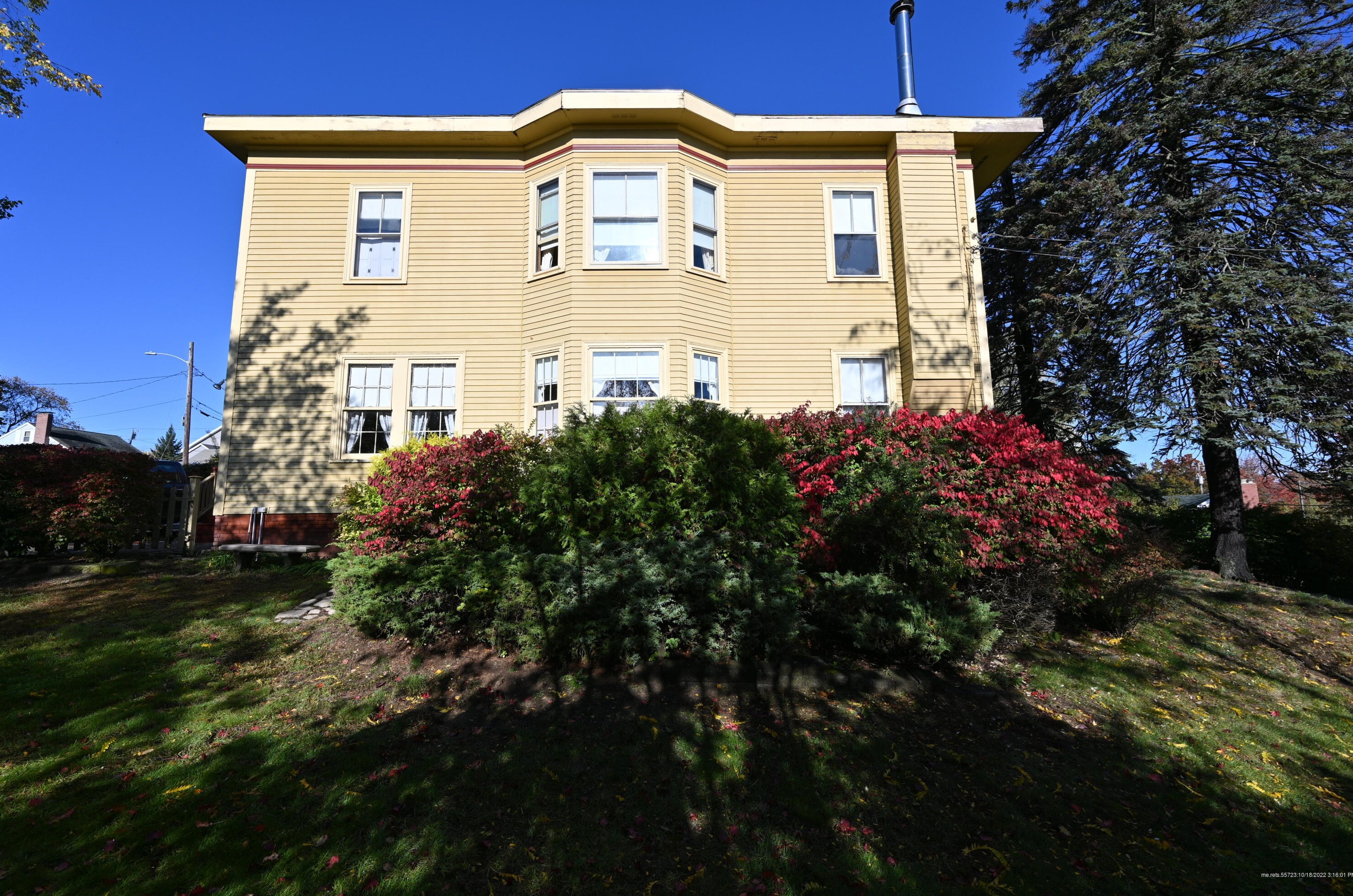 389 Lincoln St, Portland ME 04106-3527 exterior