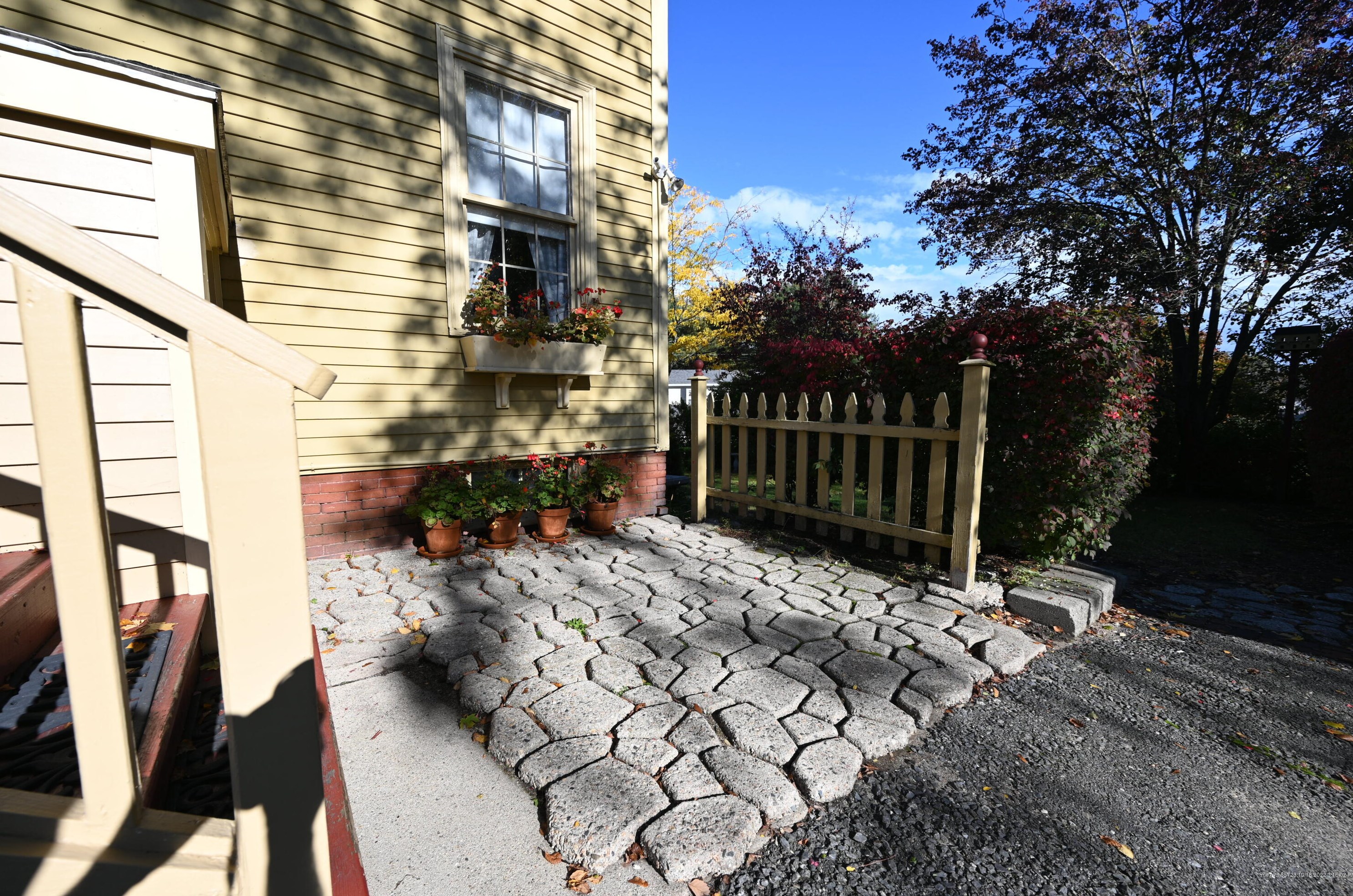 389 Lincoln St, Portland ME 04106-3527 exterior