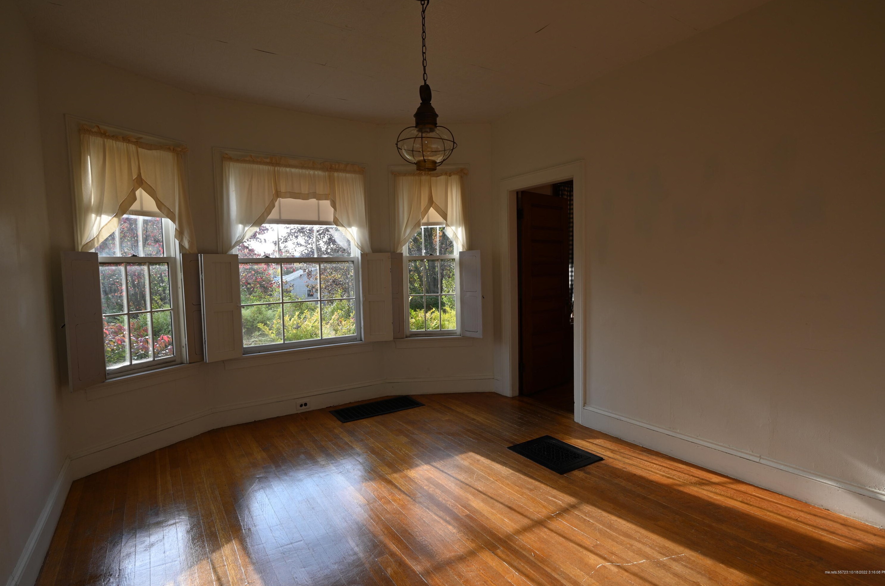 389 Lincoln St, Portland ME 04106-3527 exterior