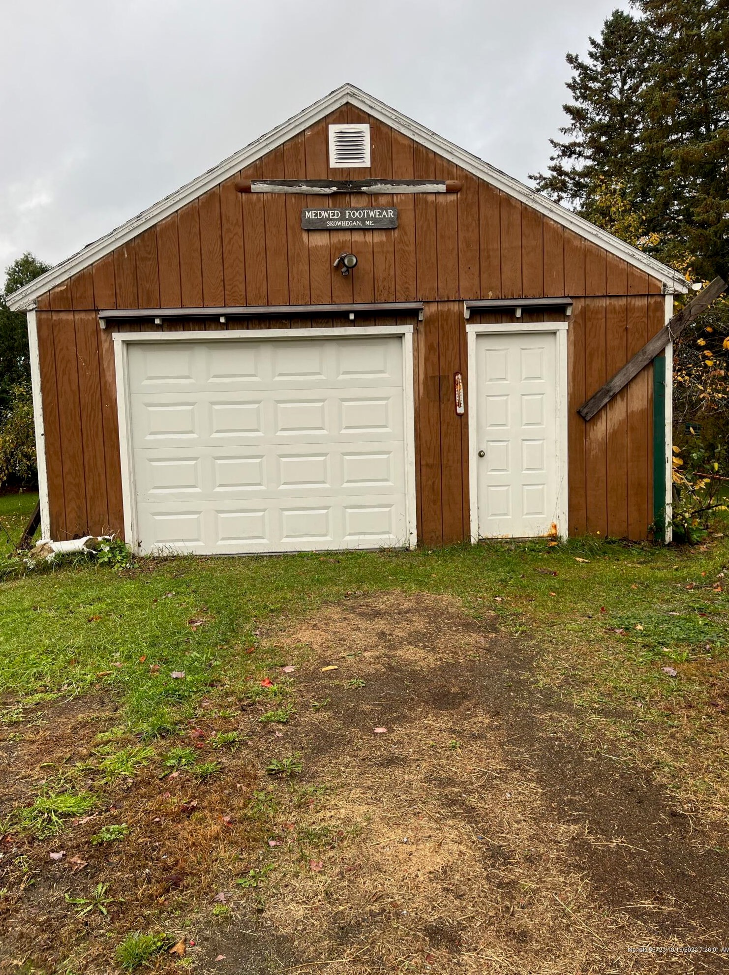 12 Bungalow St, Skowhegan, ME 04976 exterior