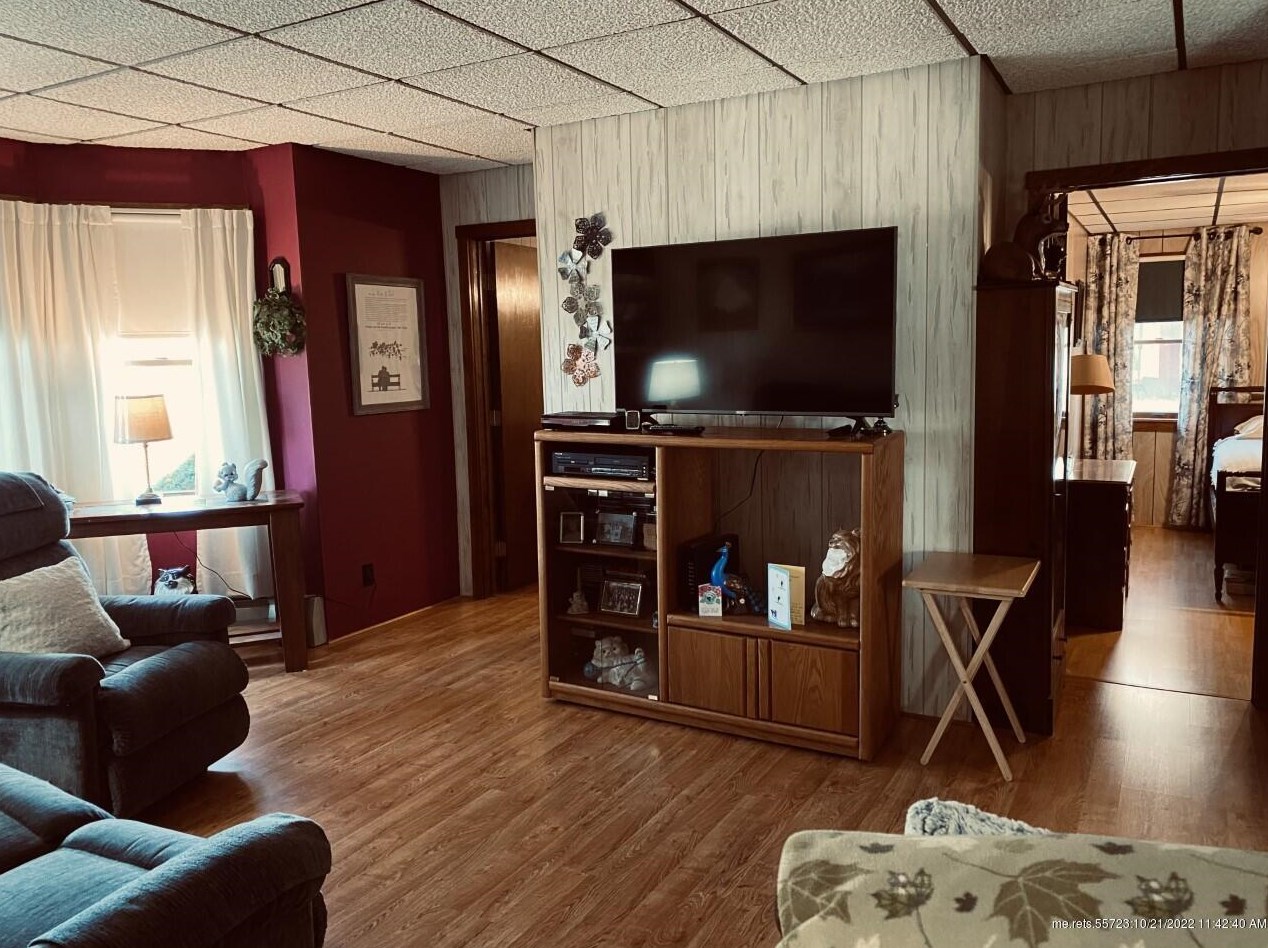 19 Pleasant St, Ripley ME 04930-1432 exterior