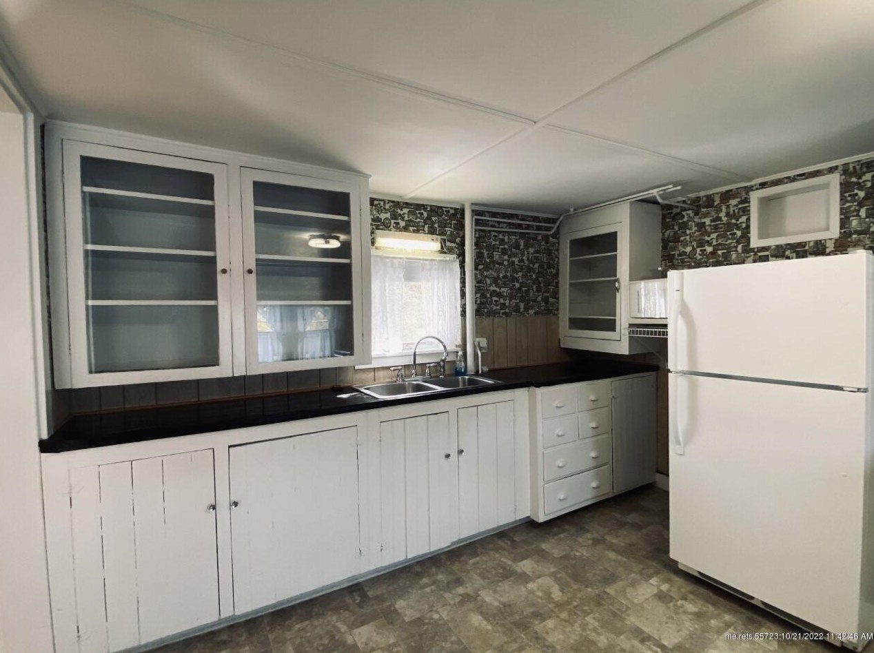 19 Pleasant St, Ripley ME 04930-1432 exterior