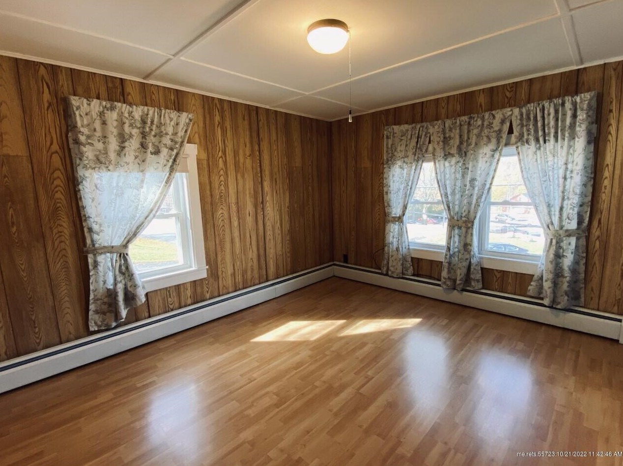 19 Pleasant St, Ripley ME 04930-1432 exterior