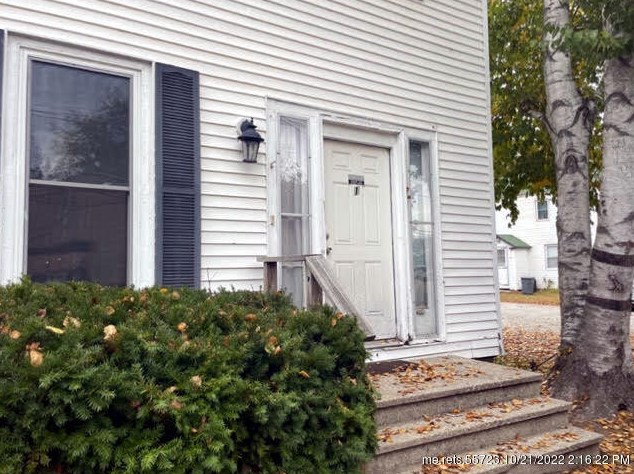 22 Pleasant St, Augusta, ME 04330