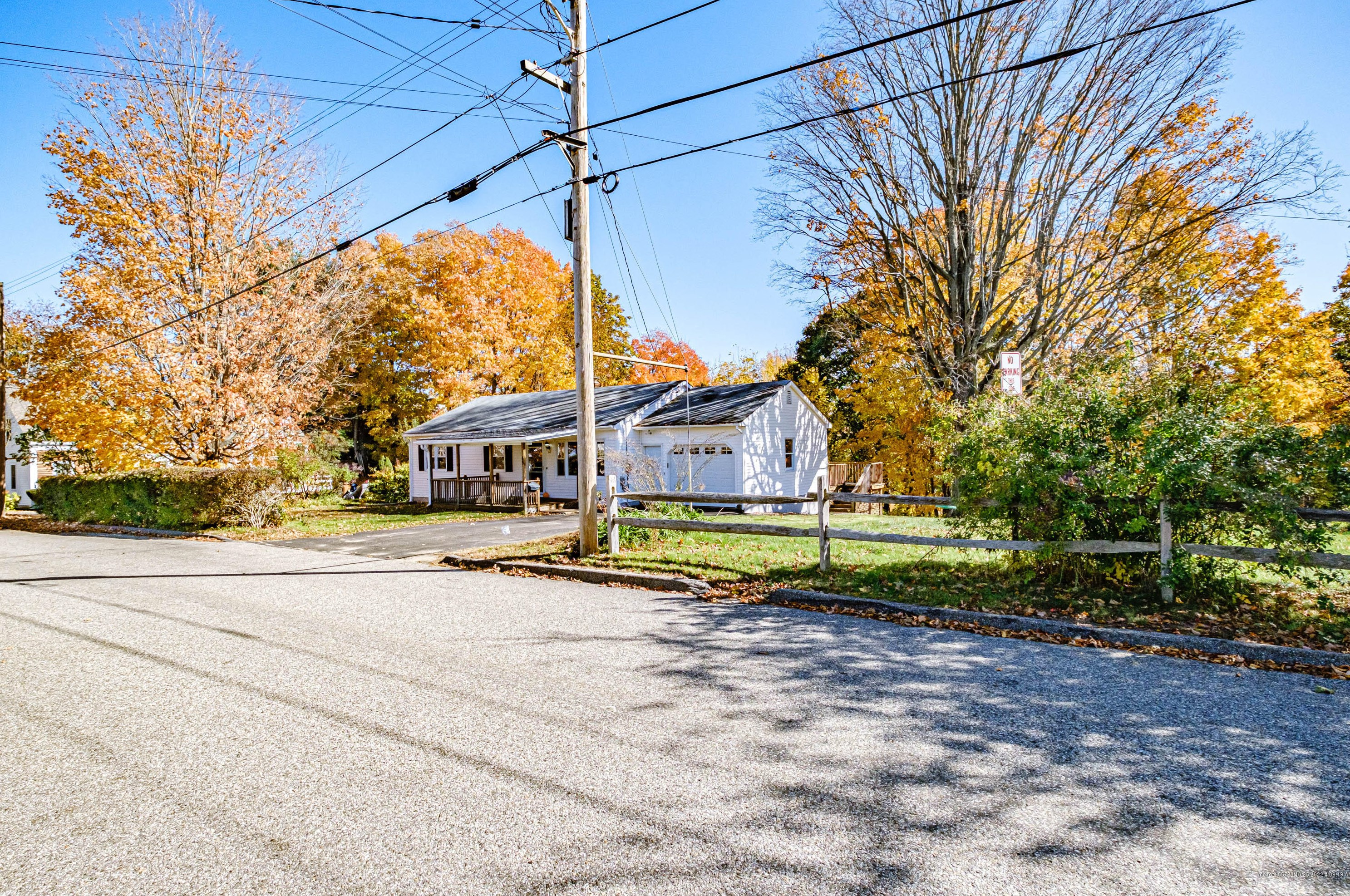 69 Hill St, Saco, ME 04072-3224