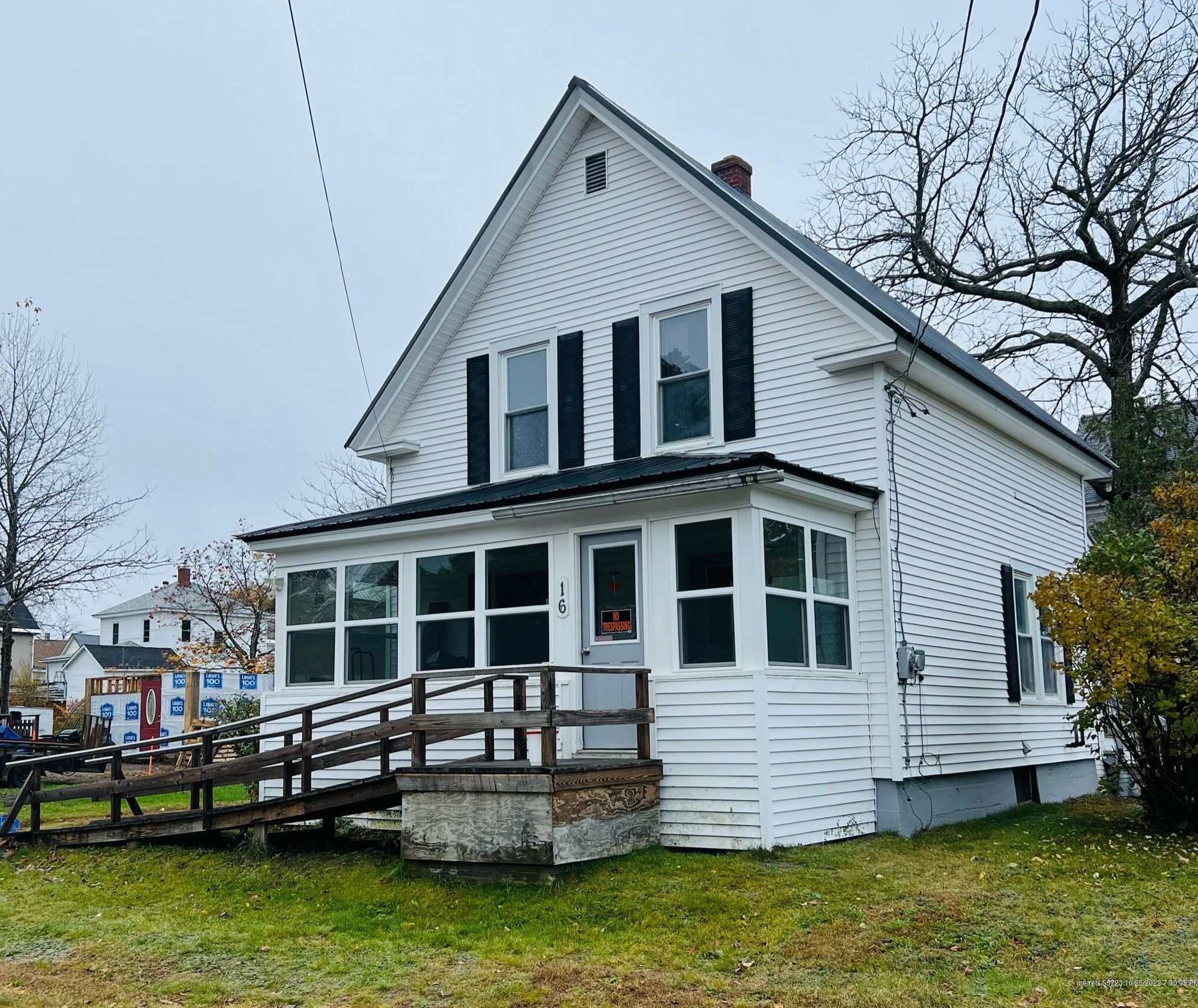 16 Maple St, Milo, ME 04463