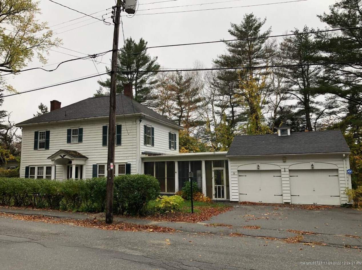 11 Pine Ave, Livermore Falls, ME 04254