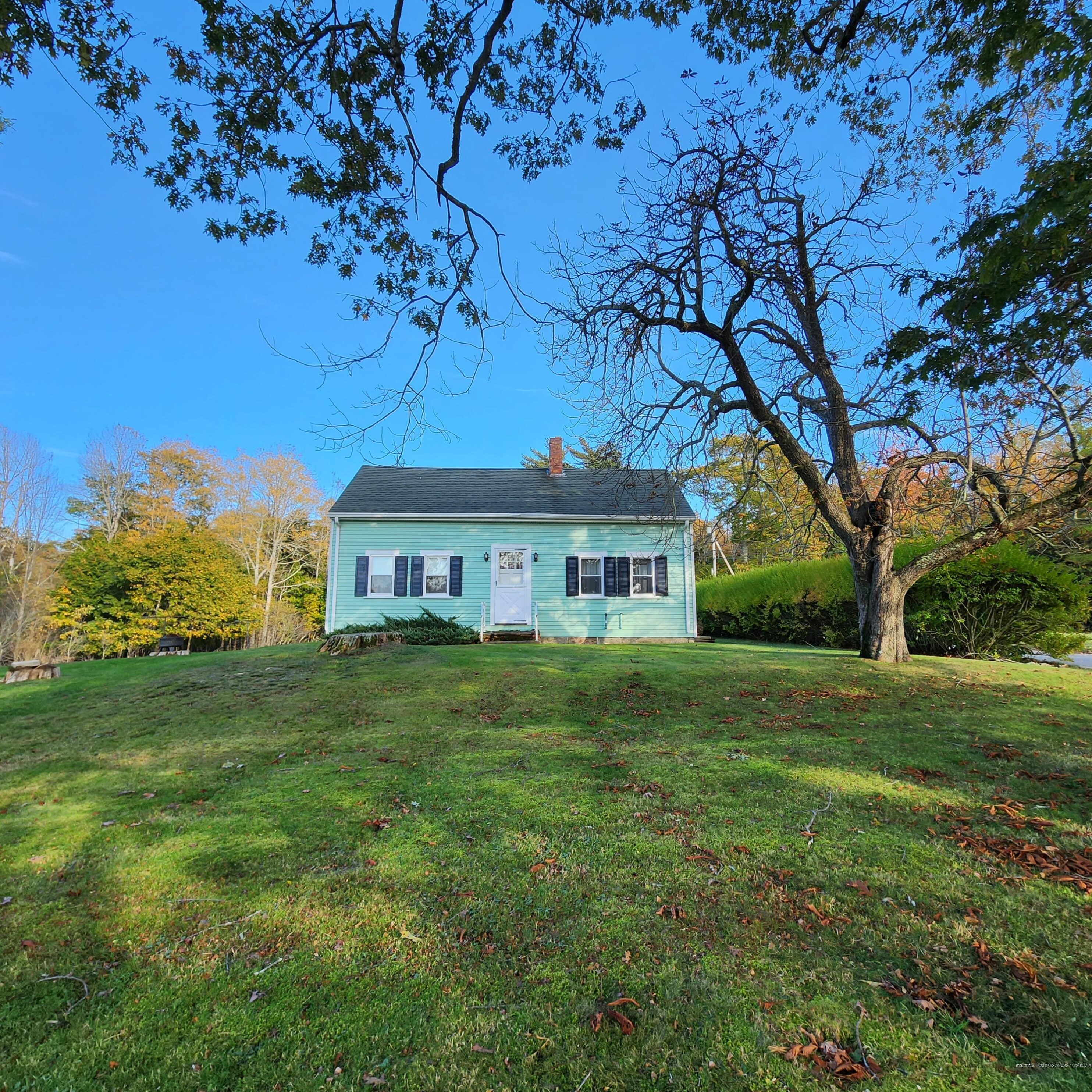 64 King Row, Deer Isle, ME 04627