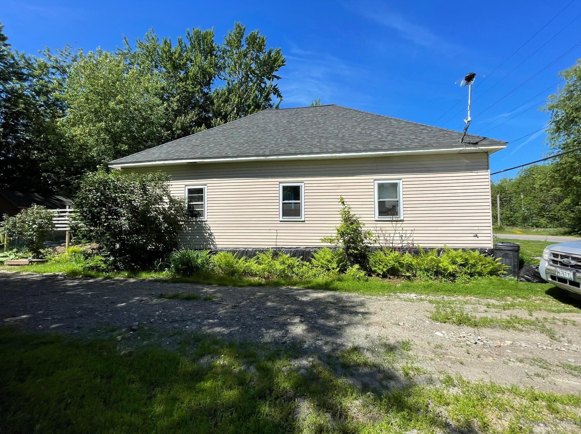 5 Greenfield Rd, Milford, ME 04461