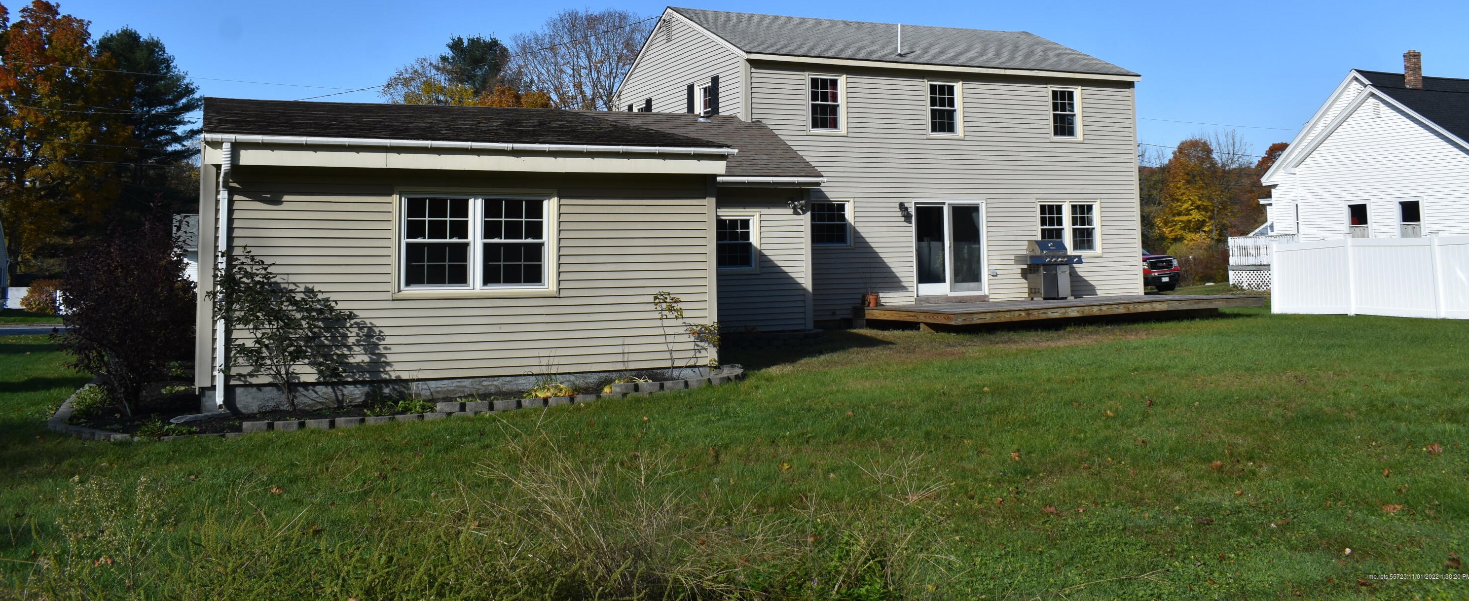 79 Hanson St, Winthrop, ME 04364