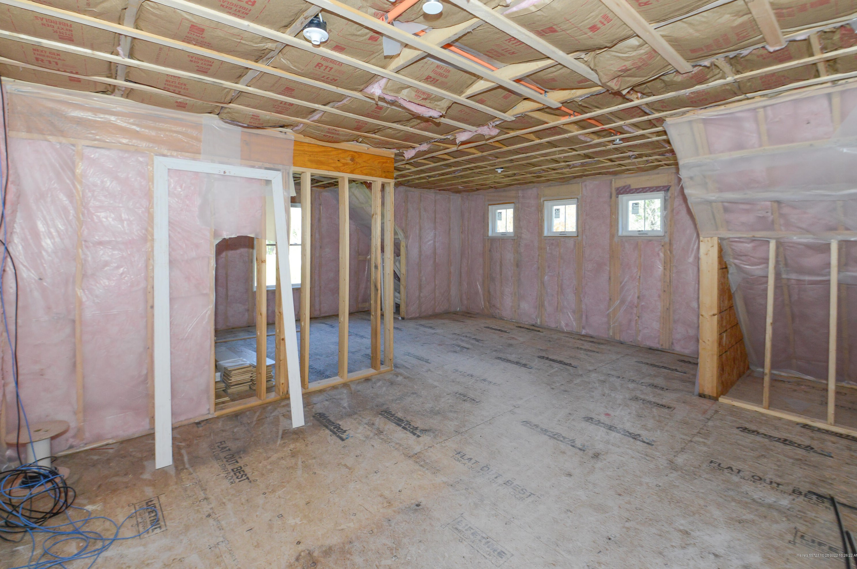 20 Strawberry Ln, Windham ME  04062-5088 exterior