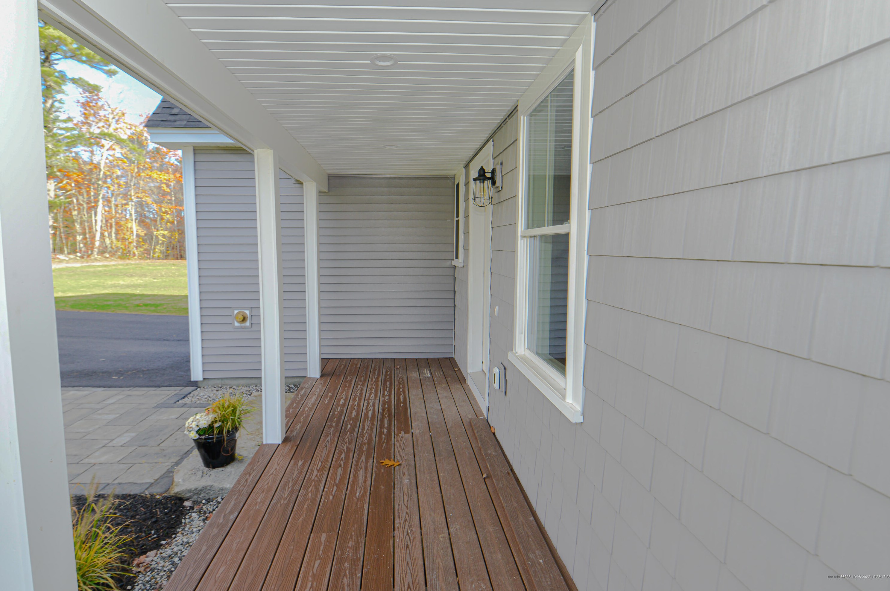 20 Strawberry Ln, Windham ME  04062-5088 exterior