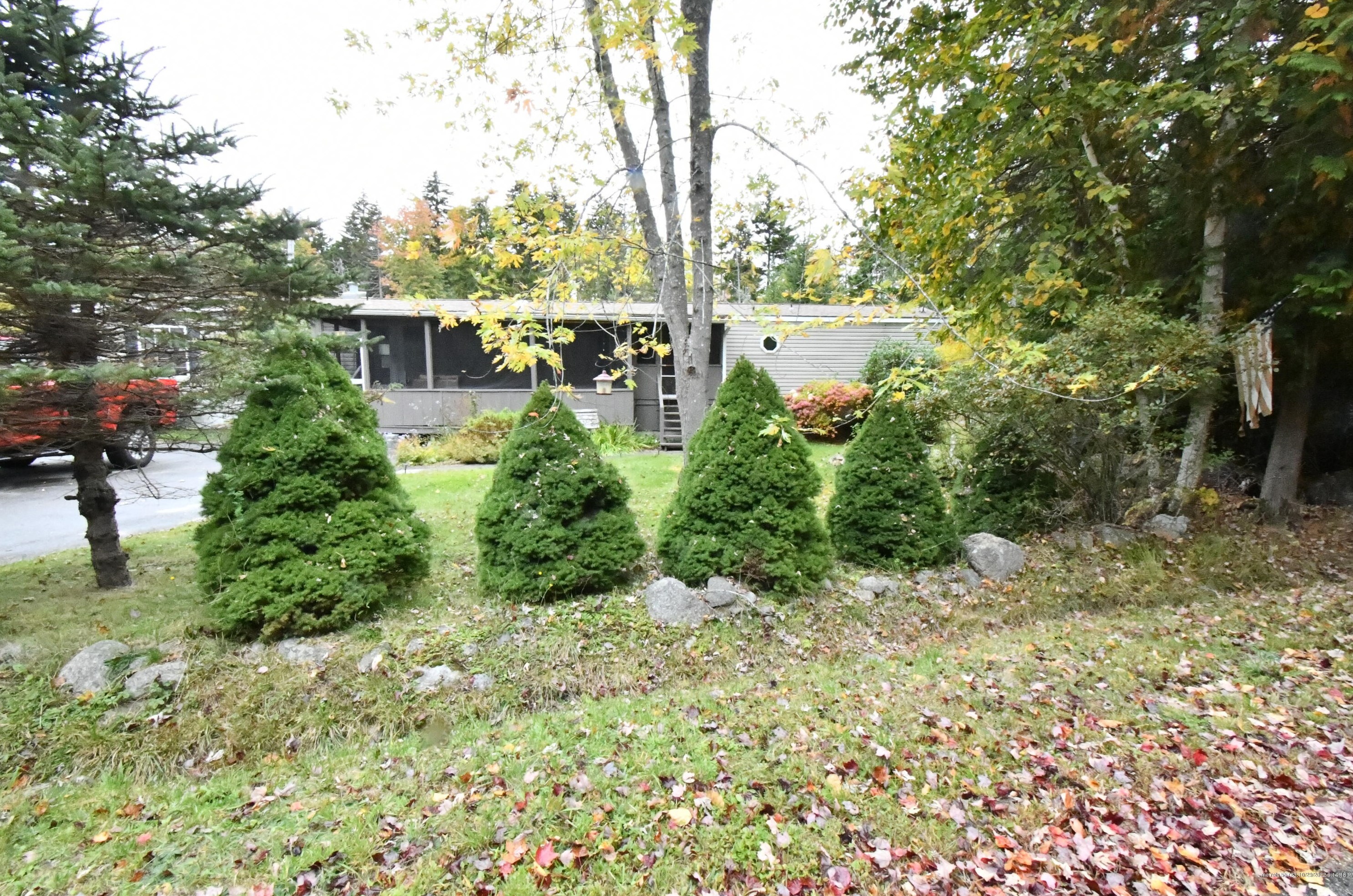 42 Hillside Rd, Brooklin, ME 04616