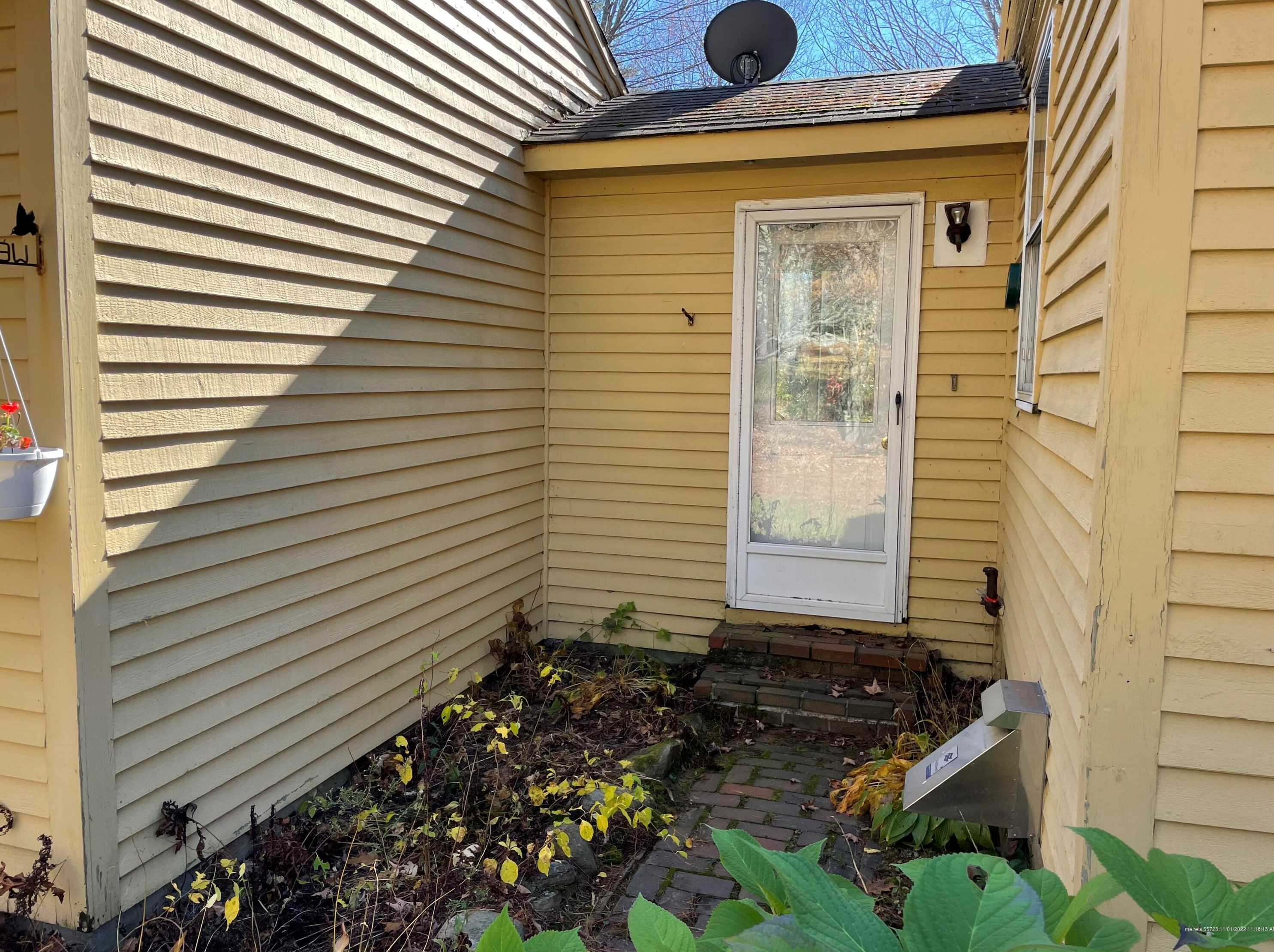 95 Mast Rd, Portland ME  04105-2461 exterior