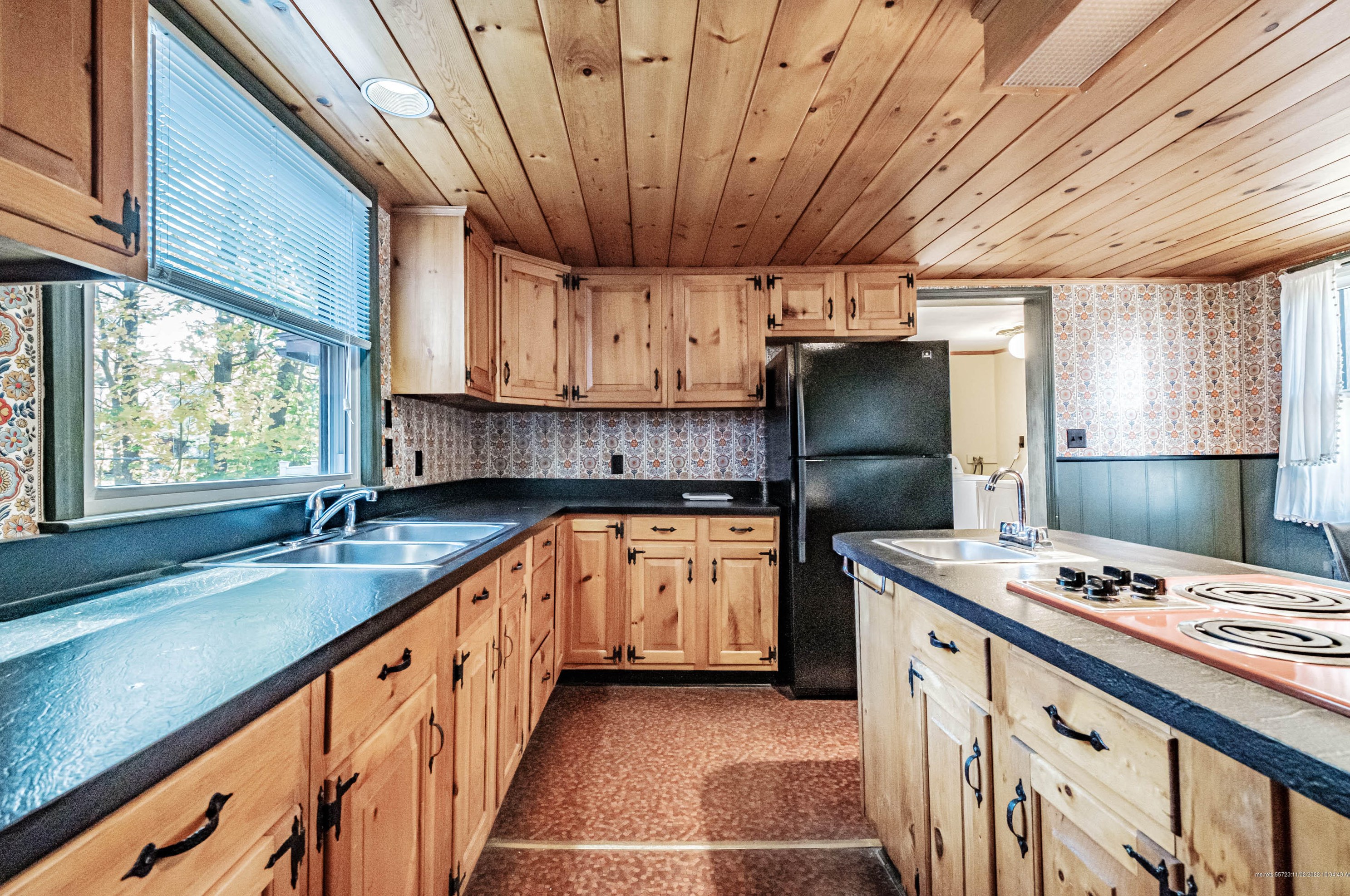 8 Louise St, Westbrook ME  04092-2708 exterior