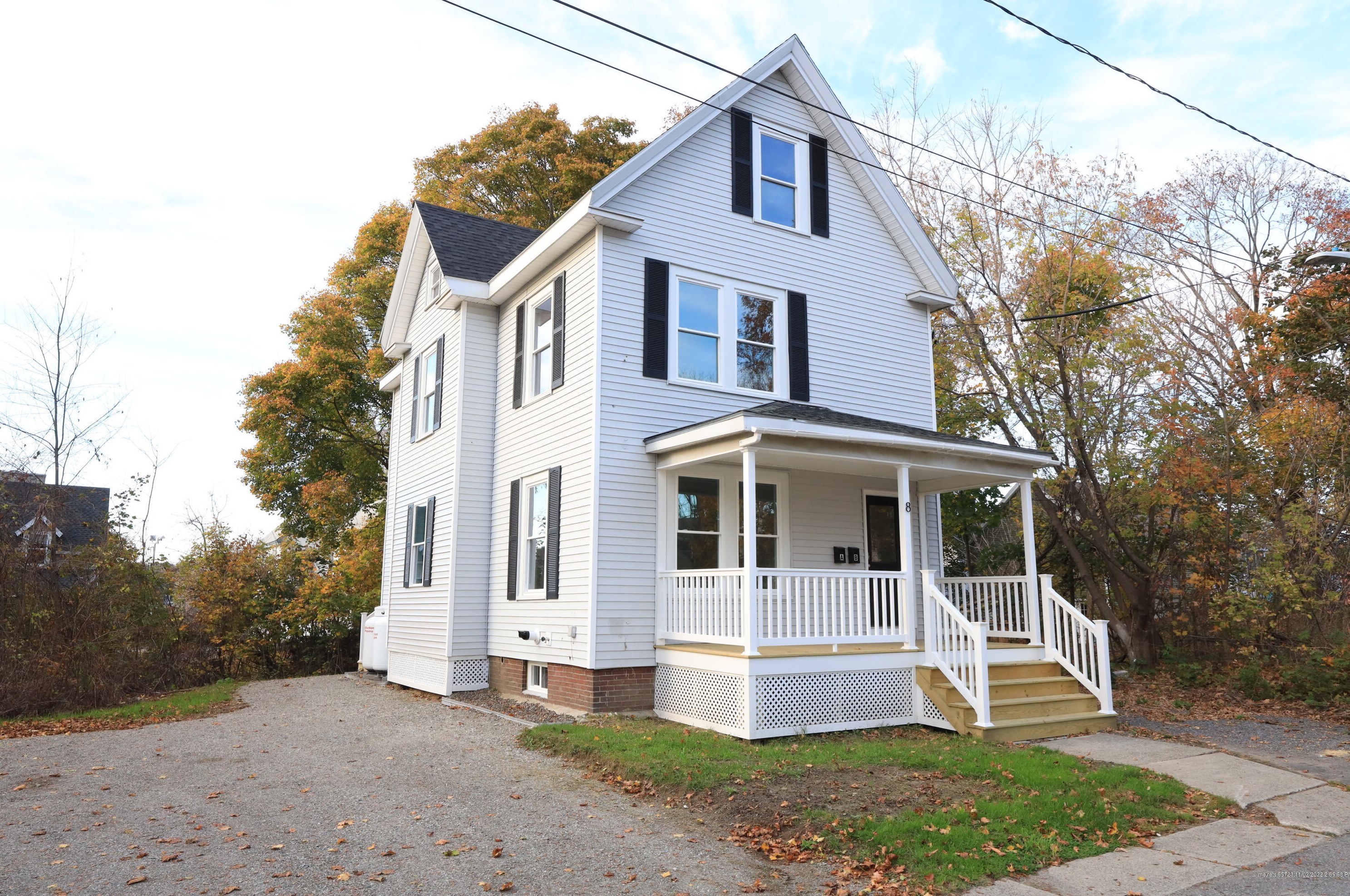 8 Middle Ct, Brewer, ME 04412
