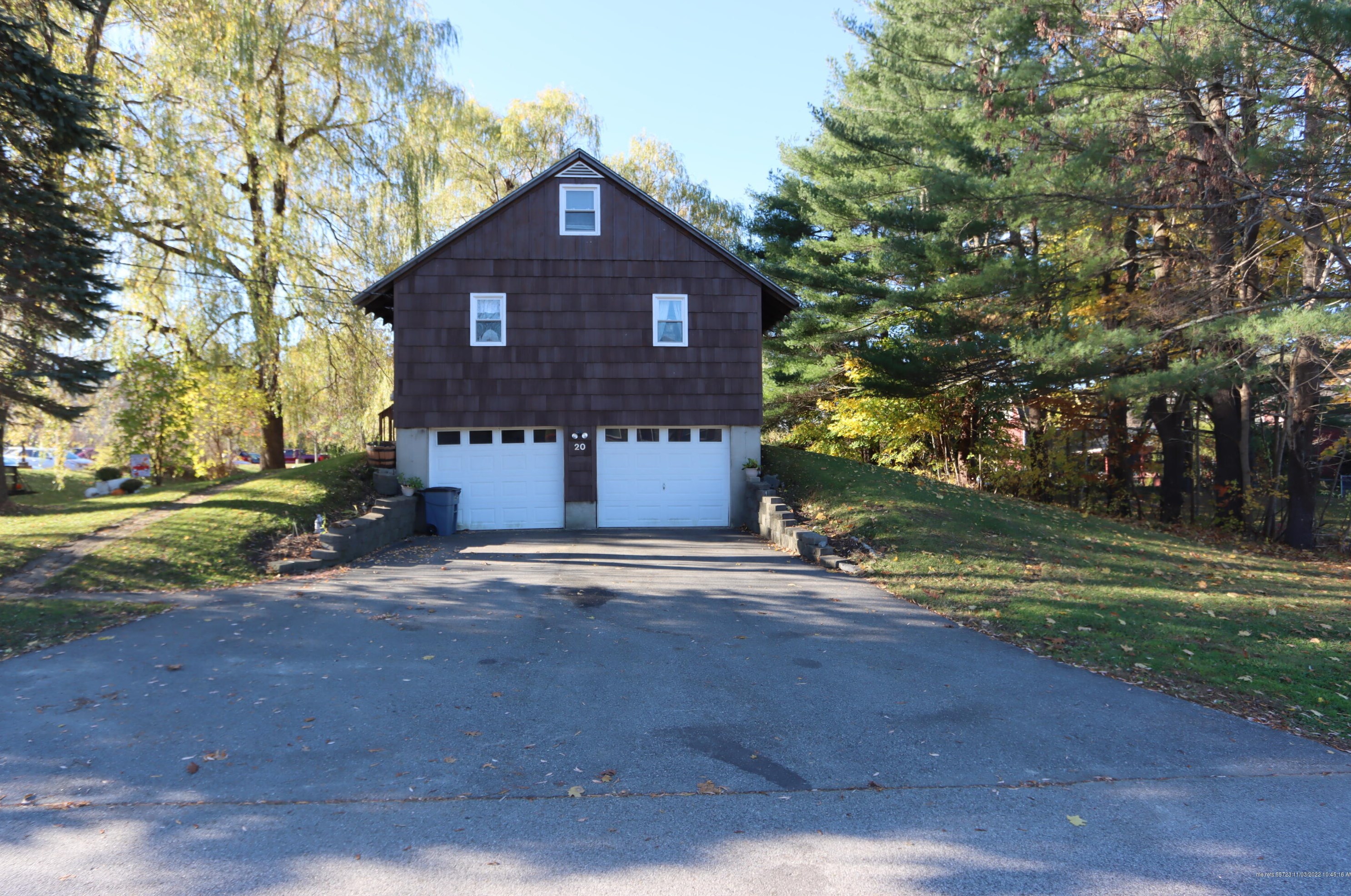 20 Harkins Dr, Lewiston, ME 04240