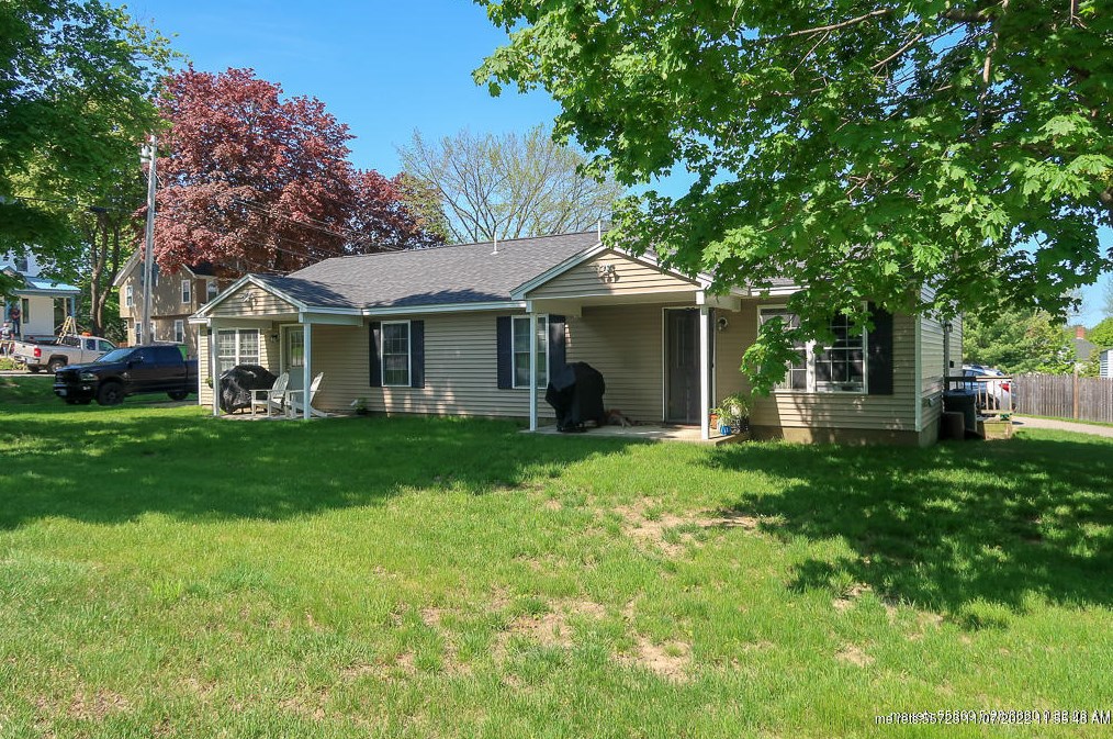 5 Crooker St, Augusta, ME 04330