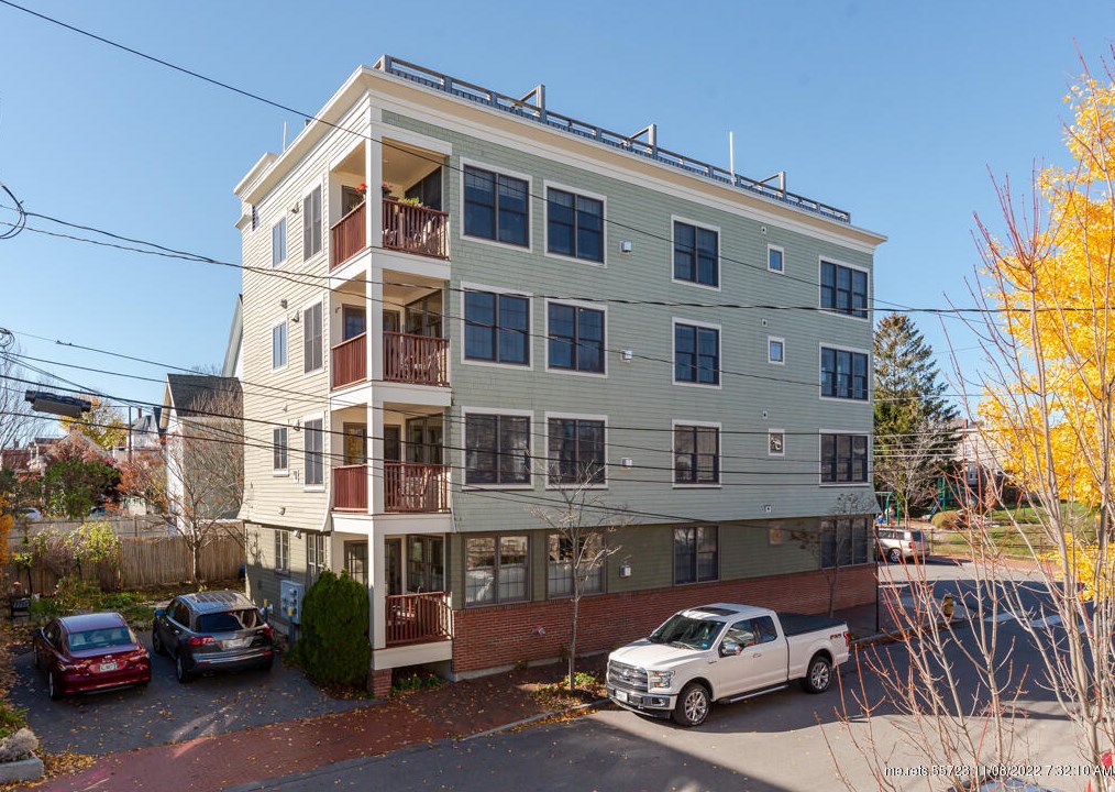 56 Wilson St, Portland, ME 04106-6140