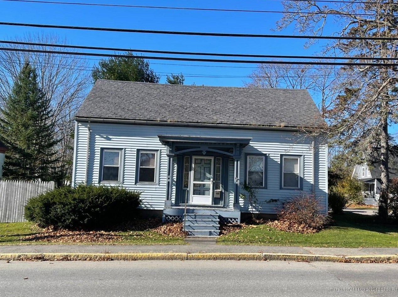 22 Camden St, Rockland, ME 04841
