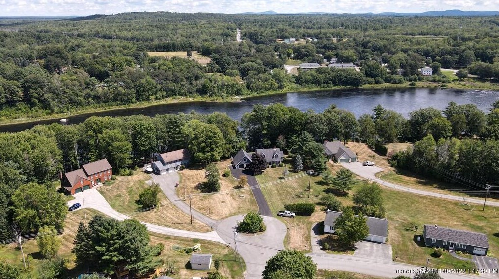 14 Prouty Dr, Bangor ME  04401-6959 exterior