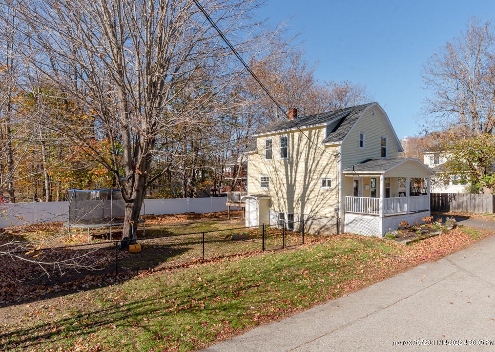 5 Lombard St, Gorham ME  04038-1400 exterior
