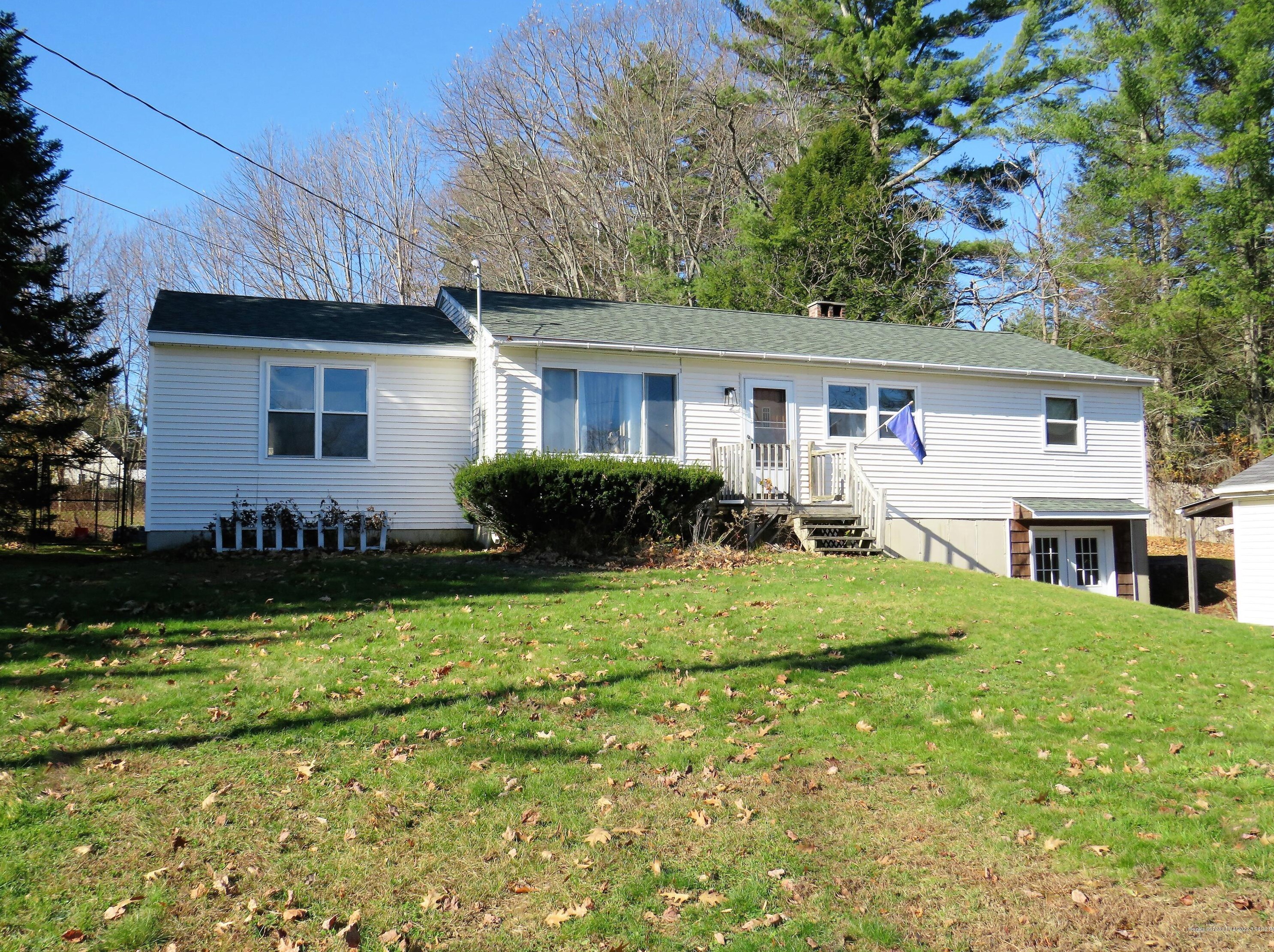 17 Lakeview Dr, Rome, ME 04963