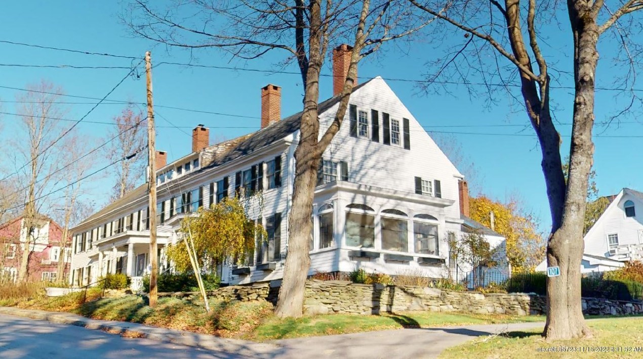 115 School St #1, Verona Island, ME 04416