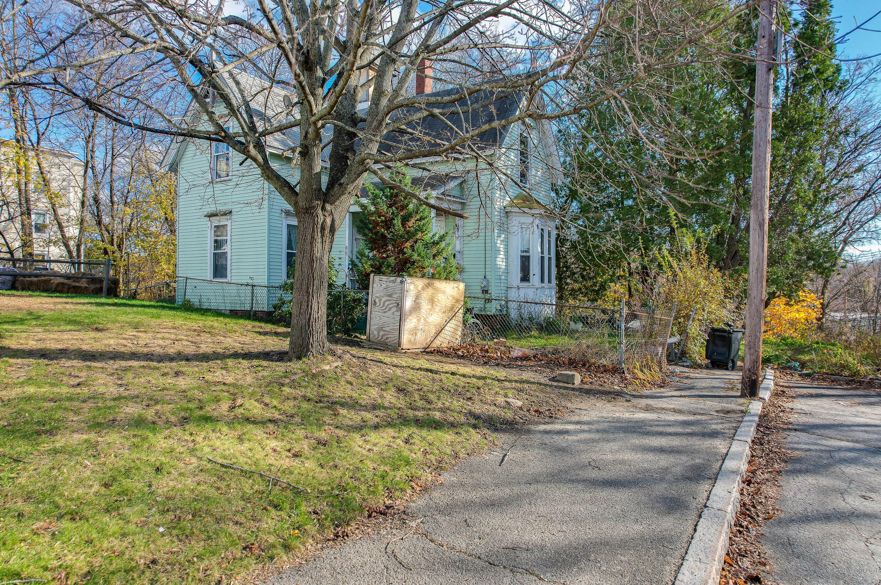 336 Bates St, Lewiston, ME 04240