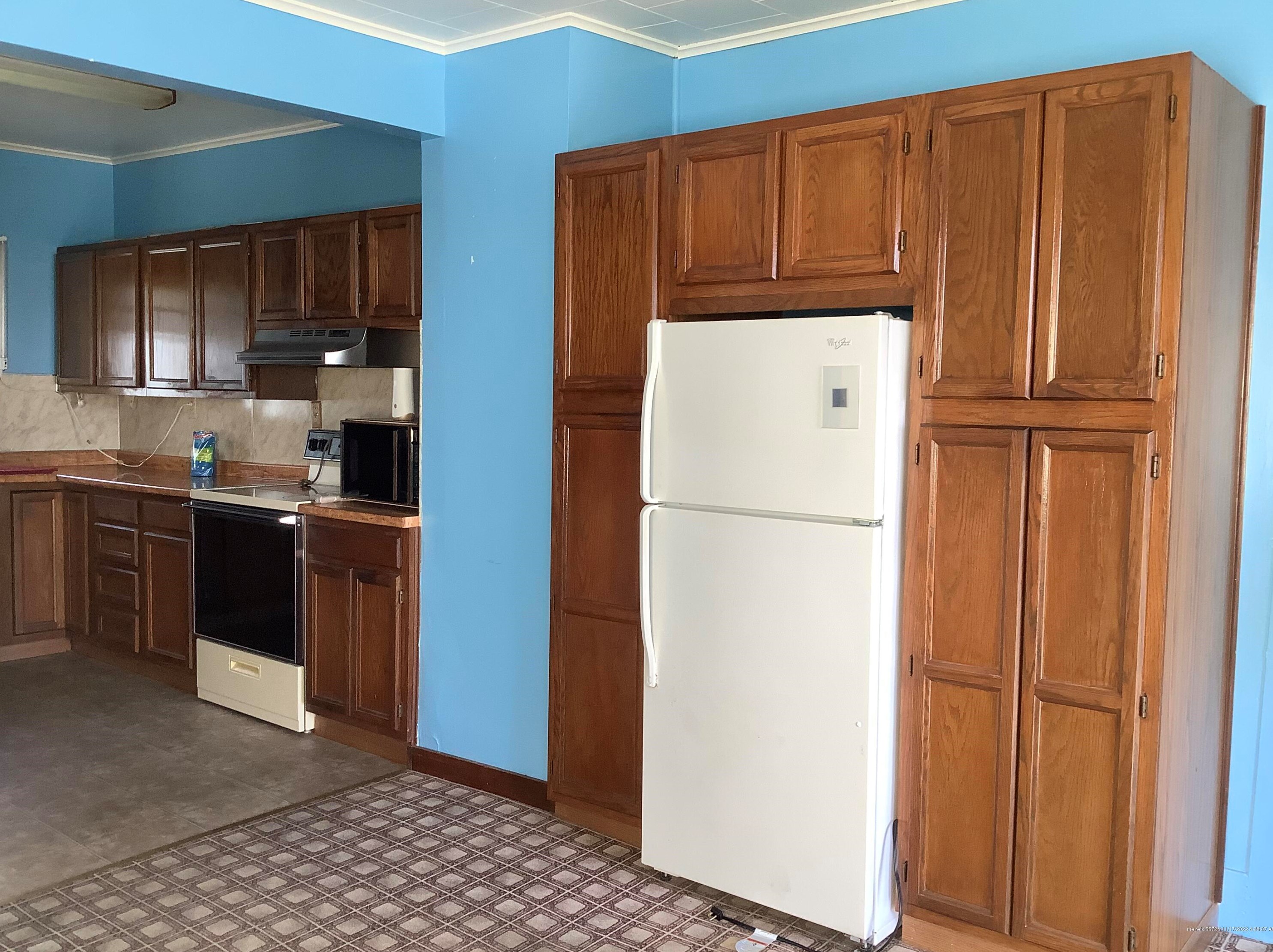 4 Dudley Rd, Mapleton, ME 04757