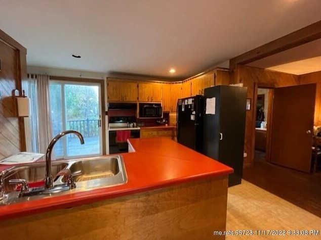 8 Autumn St, Rockland, ME 04841